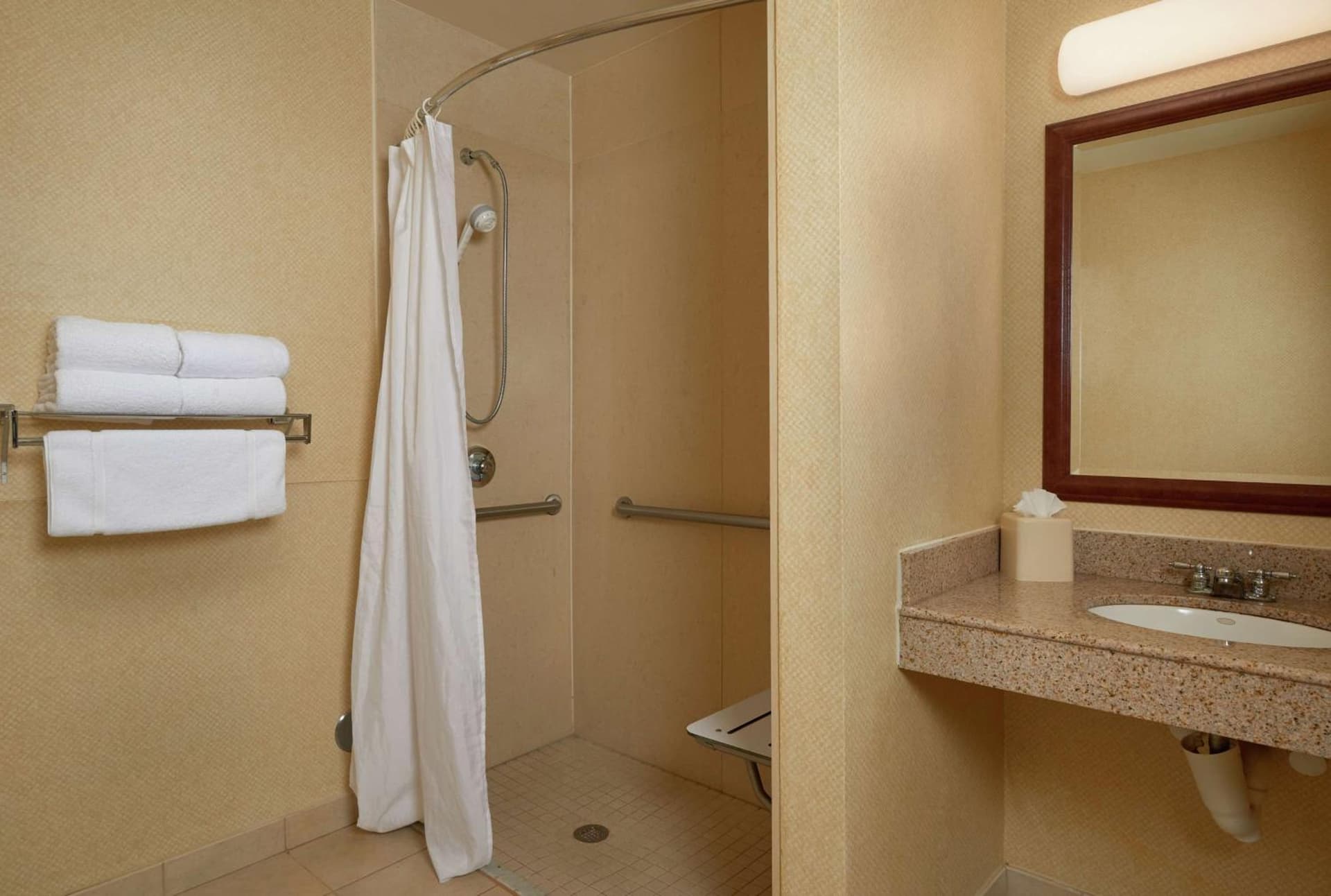 Hilton Garden Inn Newport News gallery photo in Newport News, VA — image 23