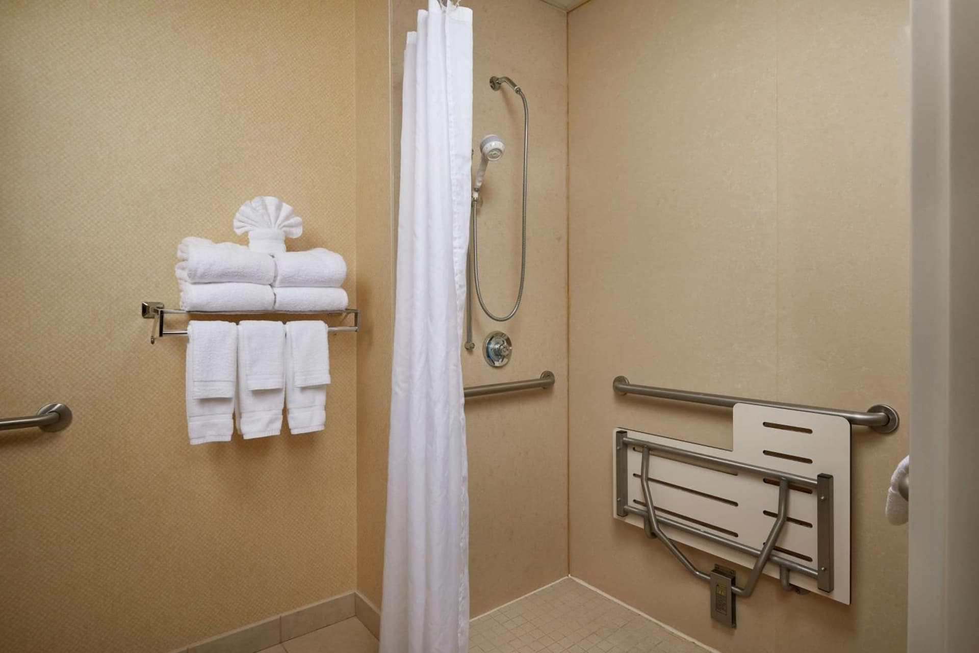 Hilton Garden Inn Newport News gallery photo in Newport News, VA — image 12
