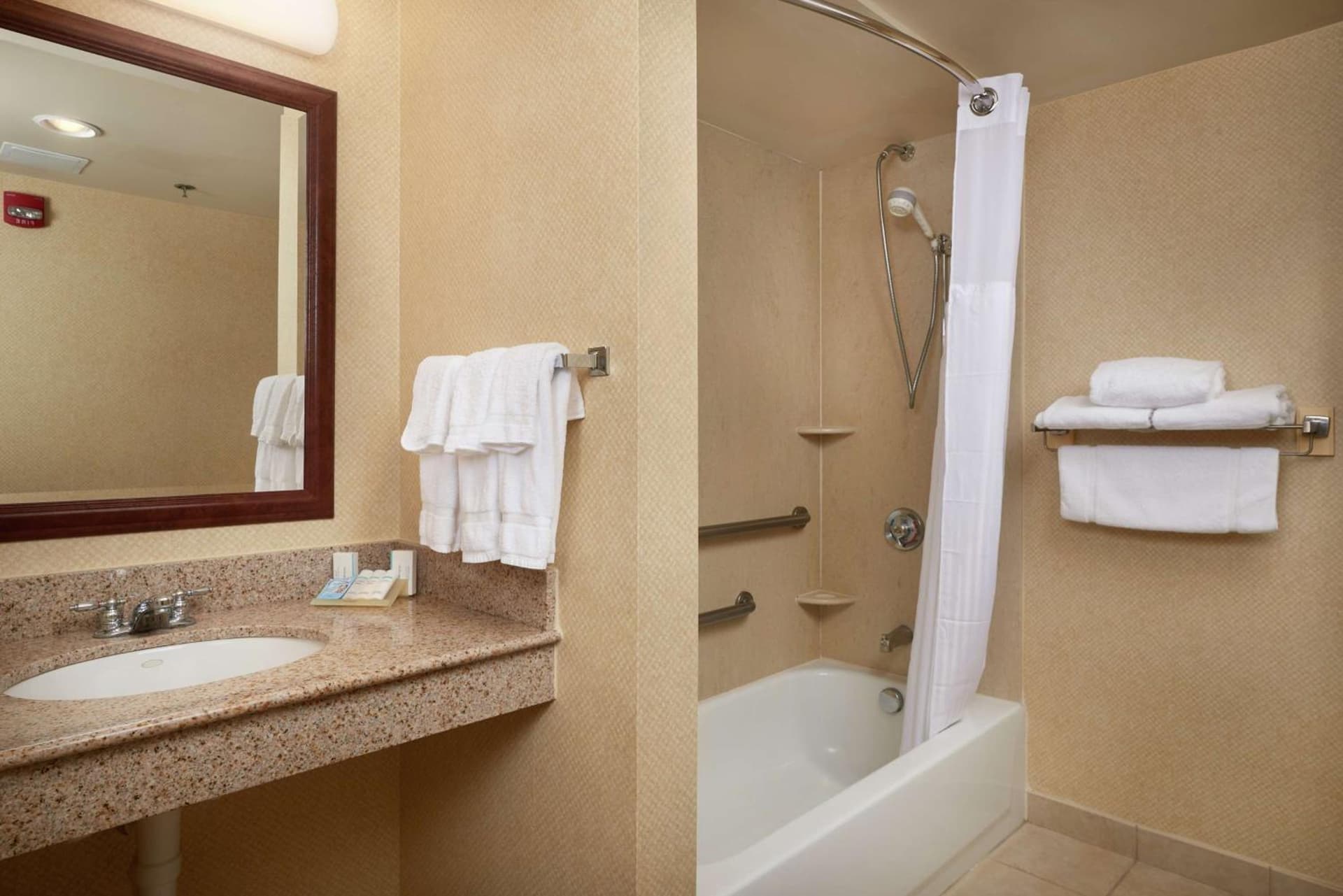 Hilton Garden Inn Newport News gallery photo in Newport News, VA — image 32