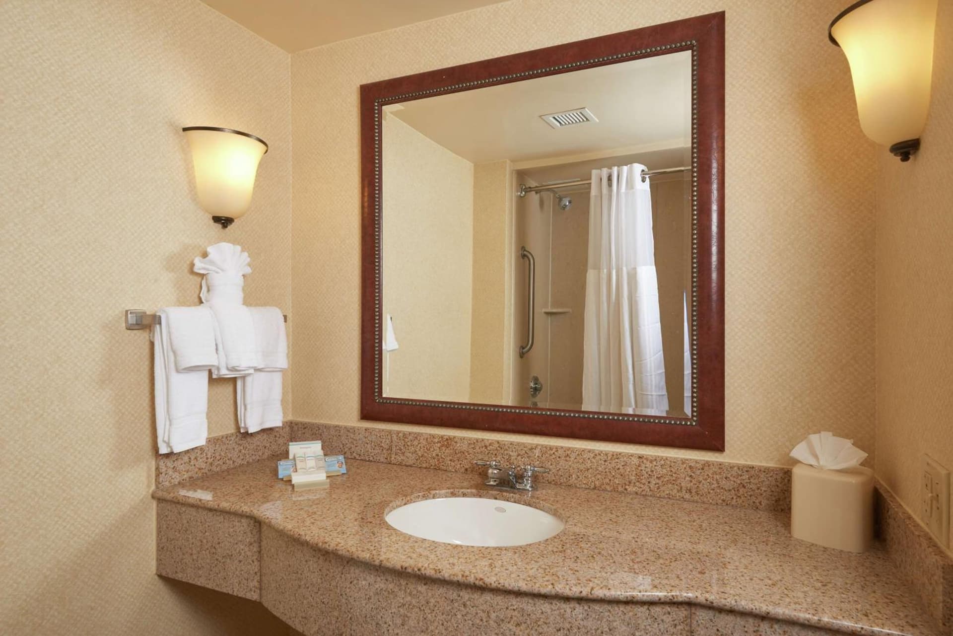 Hilton Garden Inn Newport News gallery photo in Newport News, VA — image 14
