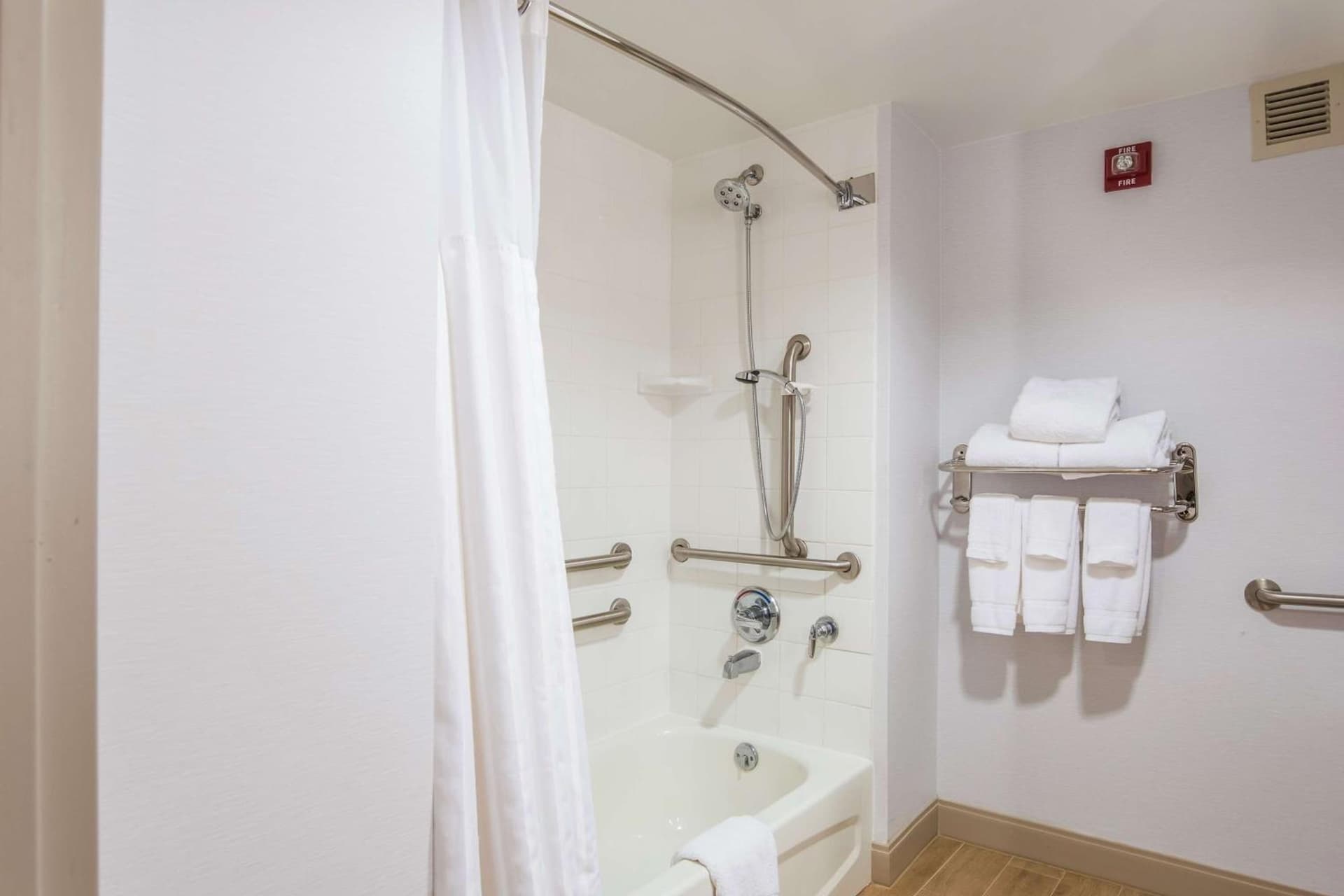 Hilton Garden Inn Suffolk Riverfront gallery photo in Suffolk, VA — image 17