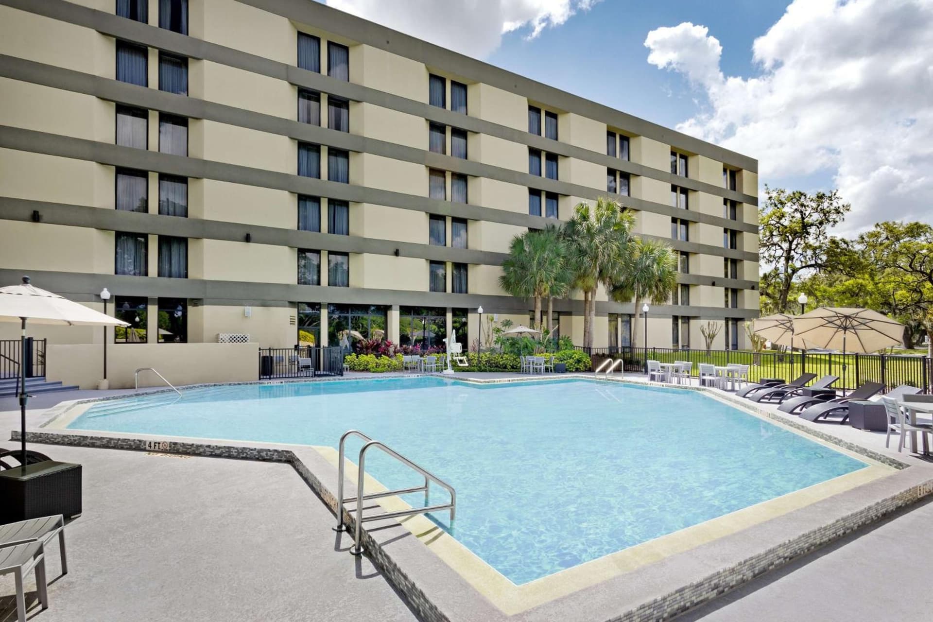 DoubleTree by Hilton Orlando East - UCF Area gallery photo in Orlando, FL — image 24