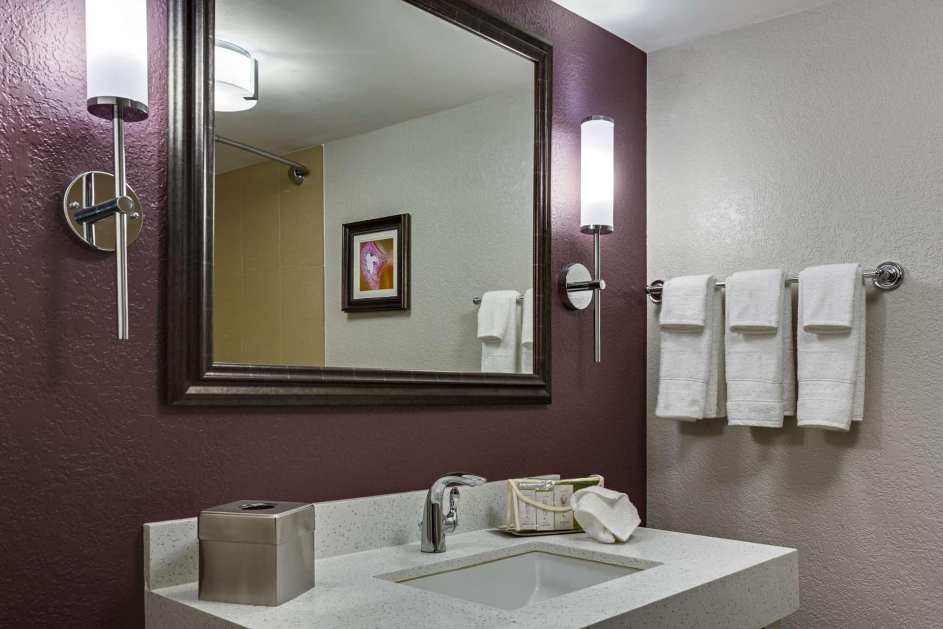 DoubleTree by Hilton Orlando East - UCF Area gallery photo in Orlando, FL — image 5