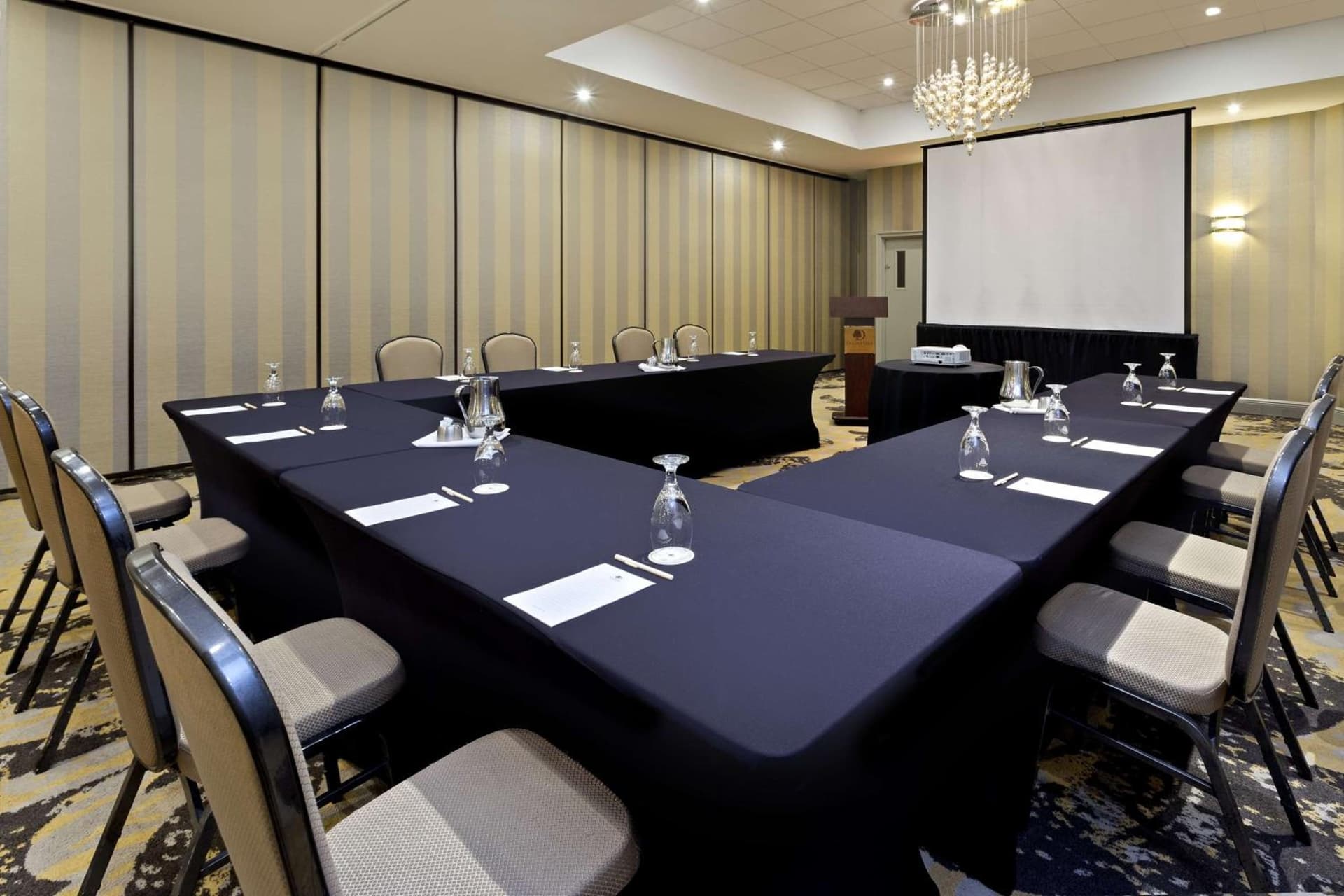 DoubleTree by Hilton Orlando East - UCF Area gallery photo in Orlando, FL — image 13