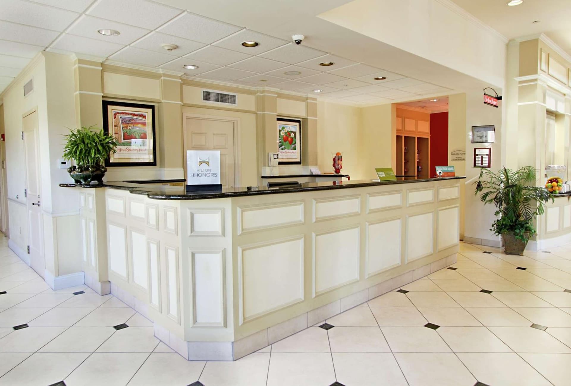 Hilton Garden Inn Oxnard/Camarillo gallery photo in Oxnard, CA — image 12