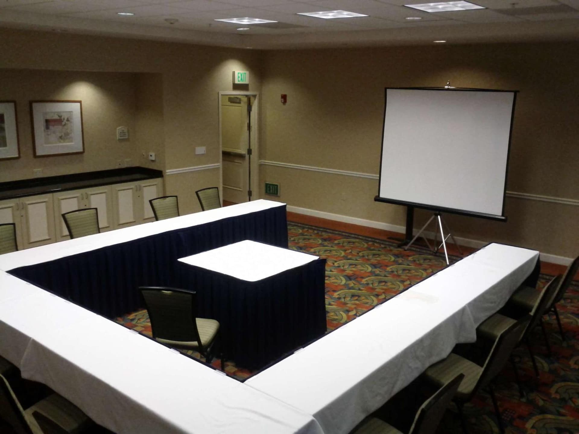 Hilton Garden Inn Oxnard/Camarillo gallery photo in Oxnard, CA — image 14