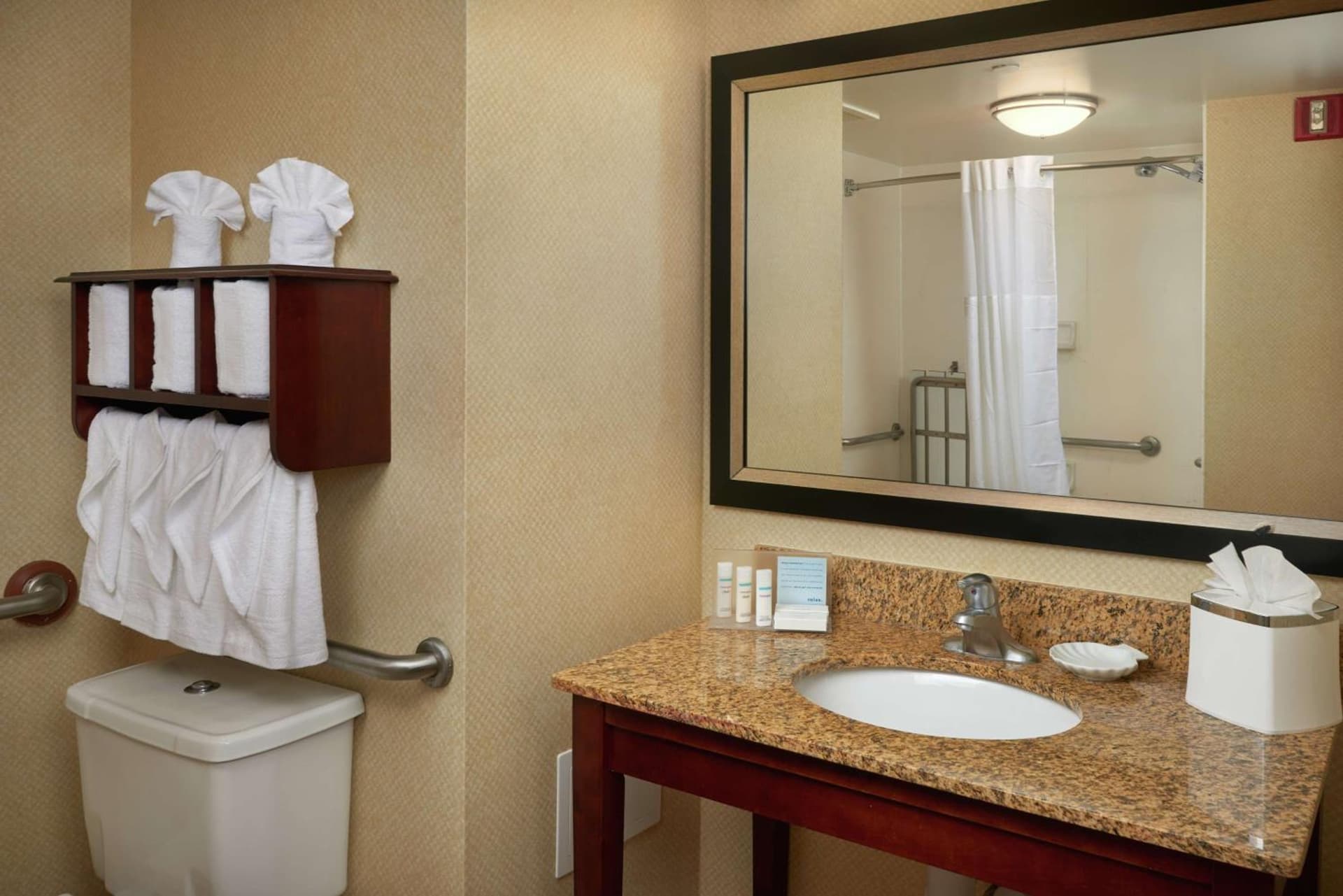 Hampton Inn Newport News-Yorktown gallery photo in Newport News, VA — image 15