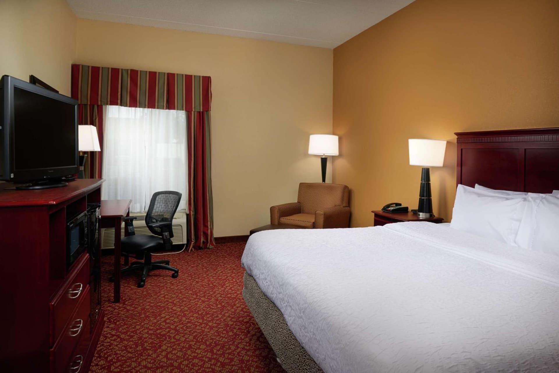 Hampton Inn Newport News-Yorktown property views in Newport News, VA — gallery photo 3