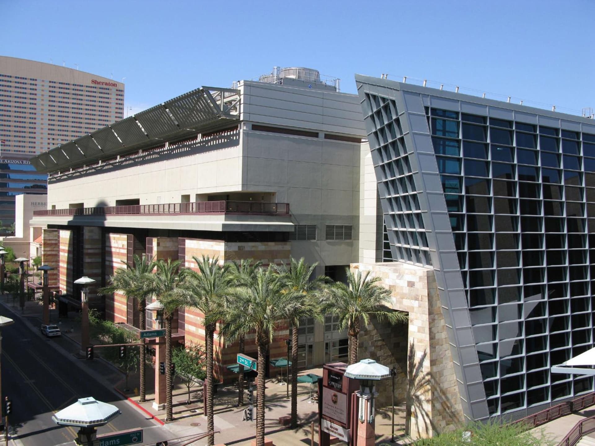 Hilton Phoenix Airport property views in Phoenix, AZ — gallery photo 3