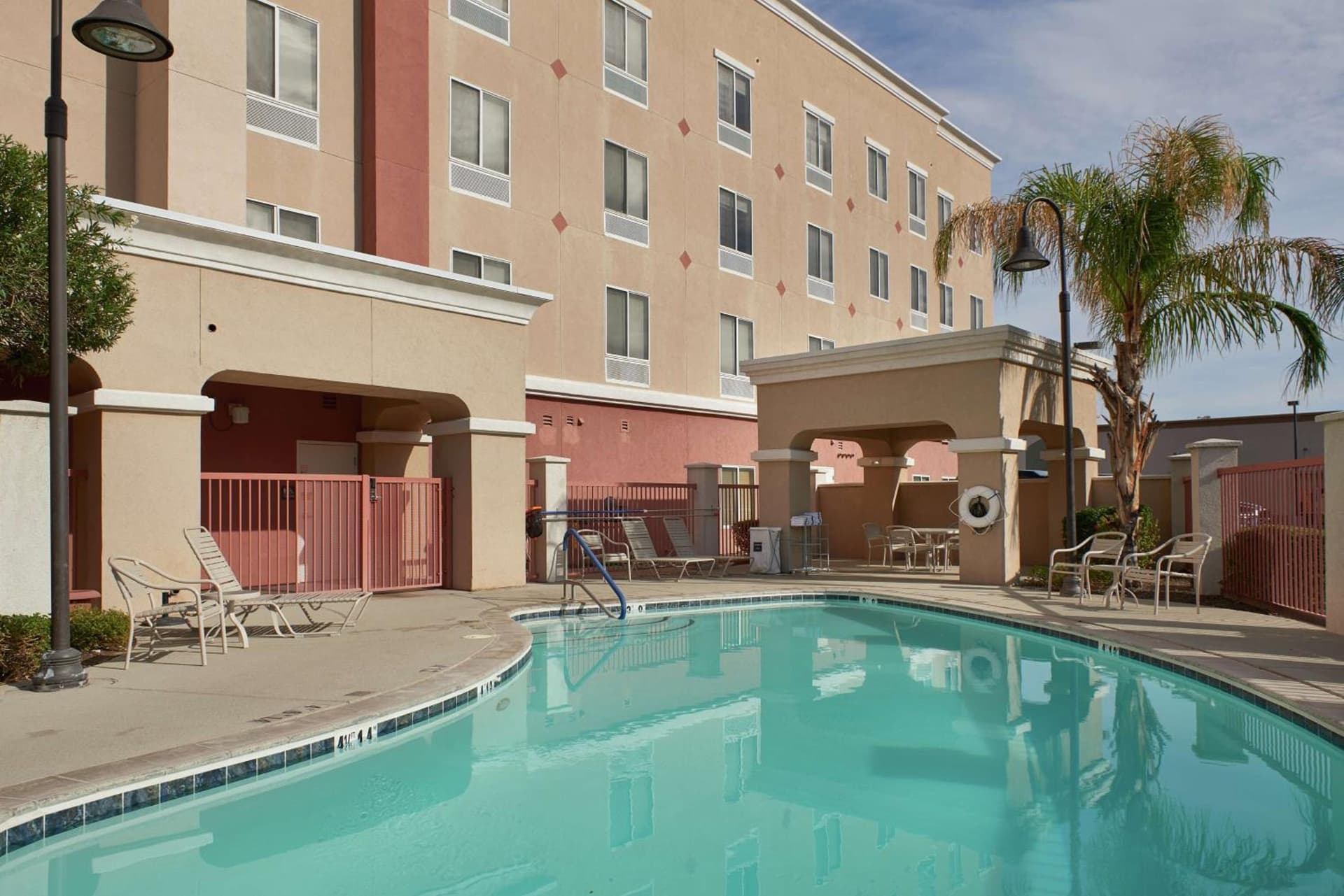 Hampton Inn & Suites Phoenix-Surprise gallery photo in Surprise, AZ — image 5