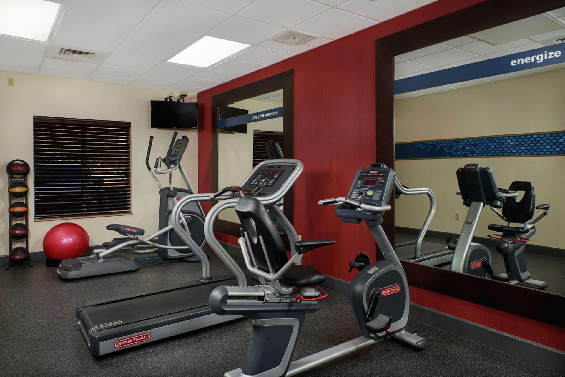 Hampton Inn & Suites Phoenix-Surprise gallery photo in Surprise, AZ — image 22