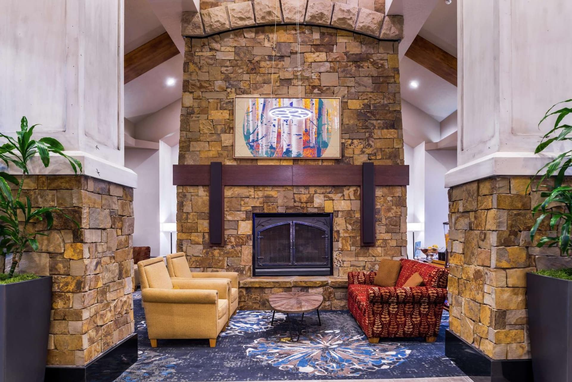 Hilton Garden Inn Bend interior in Bend, OR — gallery photo 2