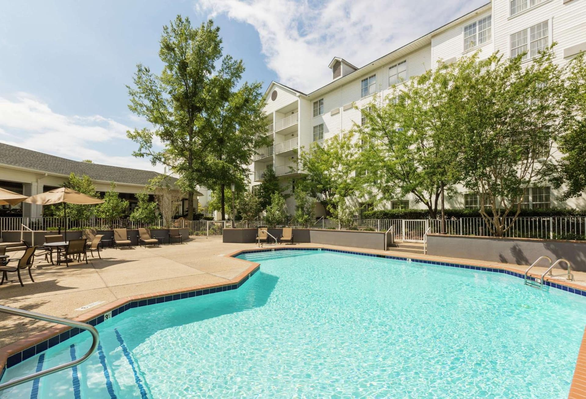 DoubleTree by Hilton Raleigh Durham Airport at Research Triangle Park gallery photo in Durham, NC — image 28