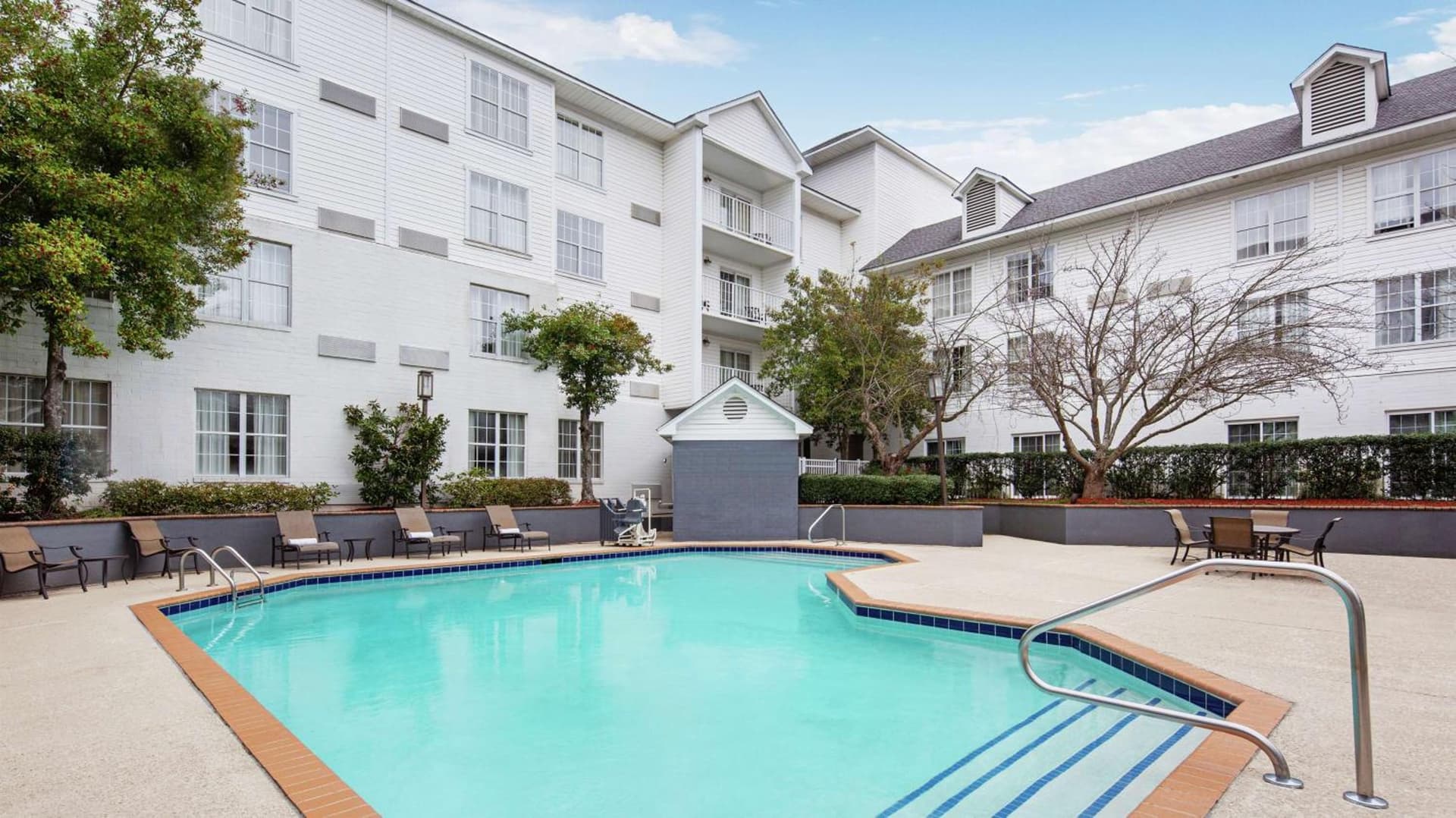 DoubleTree by Hilton Raleigh Durham Airport at Research Triangle Park gallery photo in Durham, NC — image 19