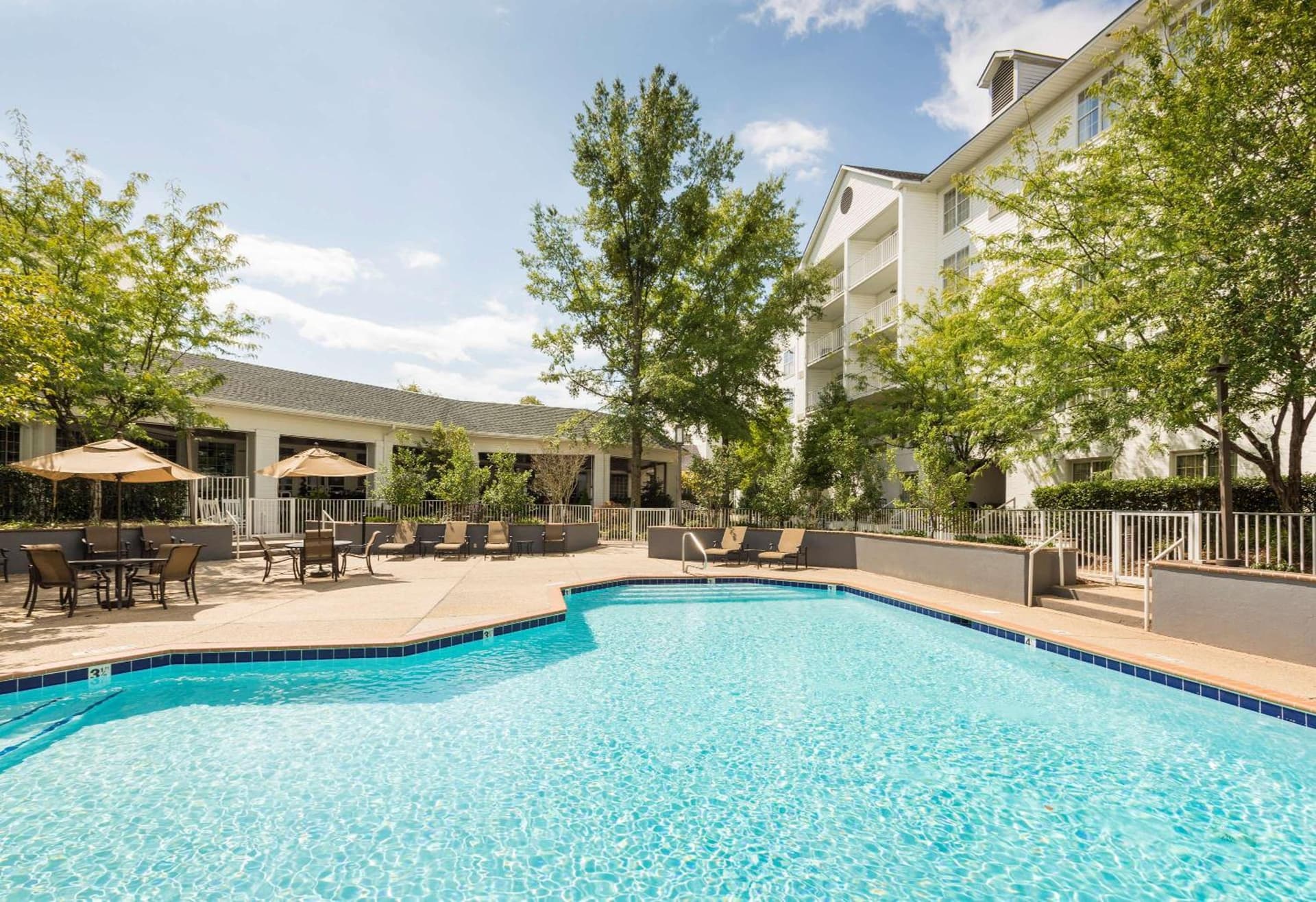 DoubleTree by Hilton Raleigh Durham Airport at Research Triangle Park gallery photo in Durham, NC — image 34