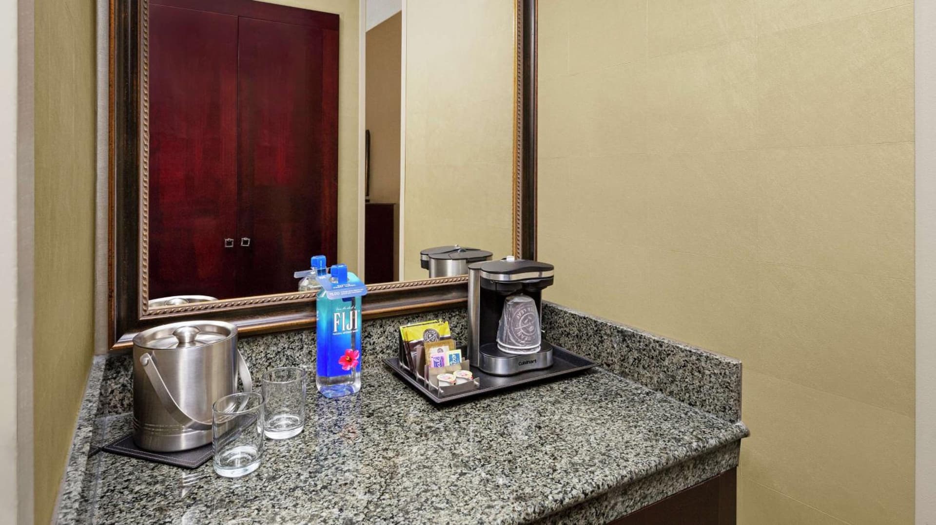 DoubleTree by Hilton Raleigh Durham Airport at Research Triangle Park property views in Durham, NC — gallery photo 3