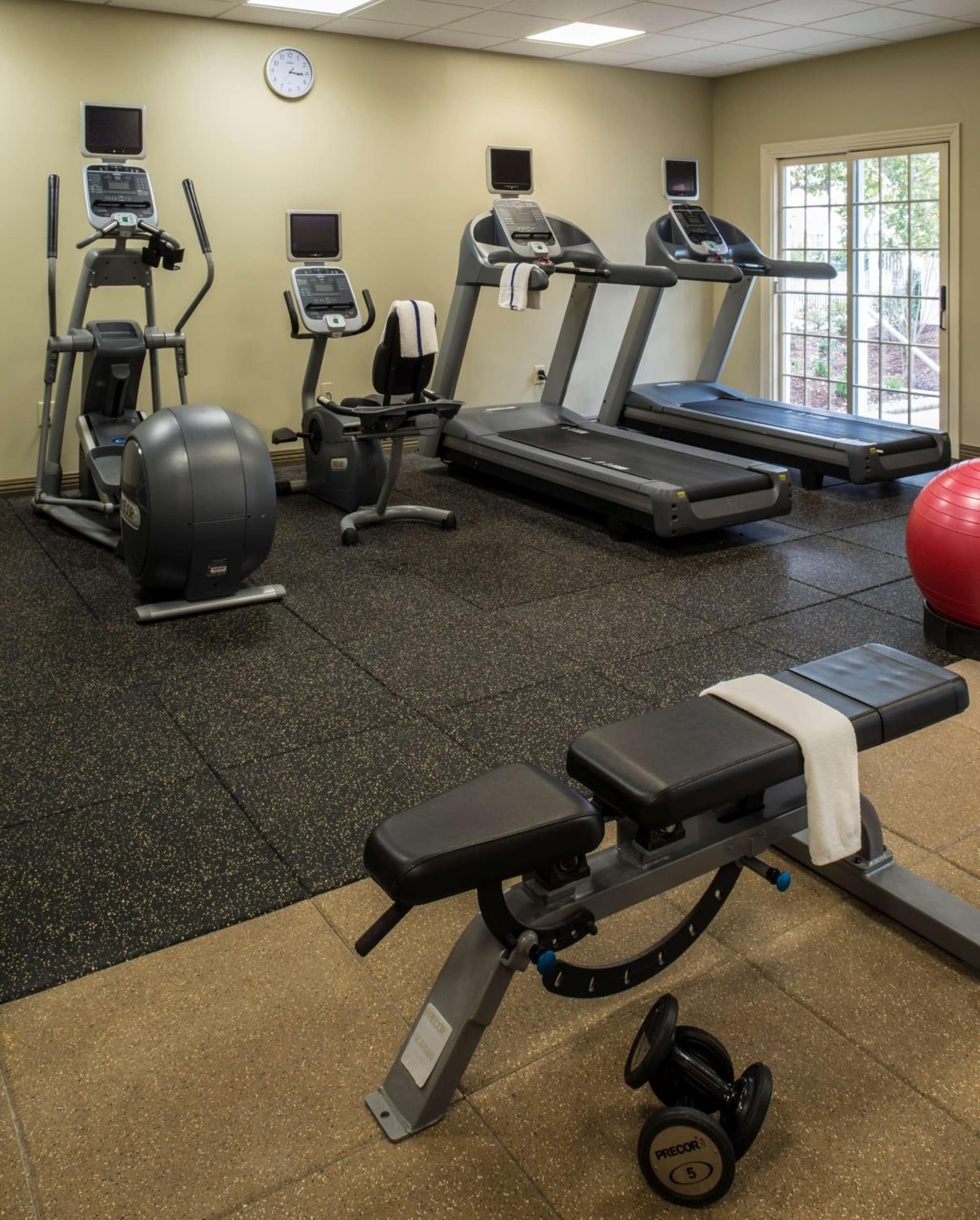 DoubleTree by Hilton Raleigh Durham Airport at Research Triangle Park gallery photo in Durham, NC — image 25