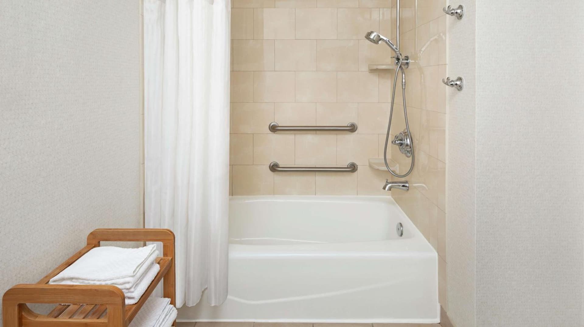 DoubleTree by Hilton Raleigh Durham Airport at Research Triangle Park gallery photo in Durham, NC — image 31