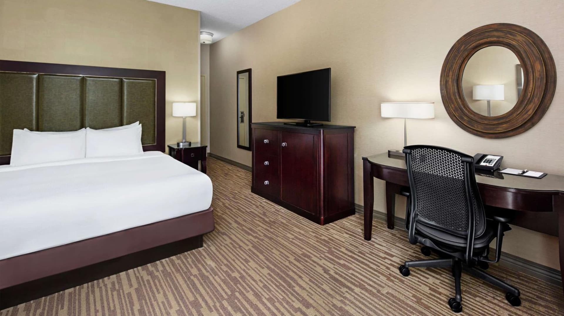 DoubleTree by Hilton Raleigh Durham Airport at Research Triangle Park gallery photo in Durham, NC — image 32