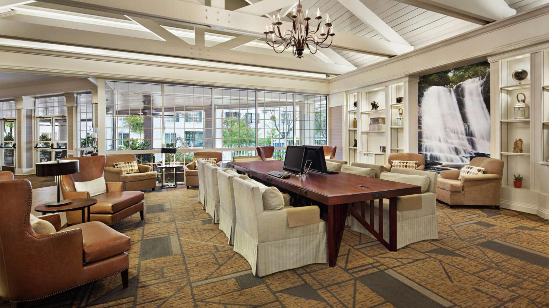 DoubleTree by Hilton Raleigh Durham Airport at Research Triangle Park gallery photo in Durham, NC — image 17