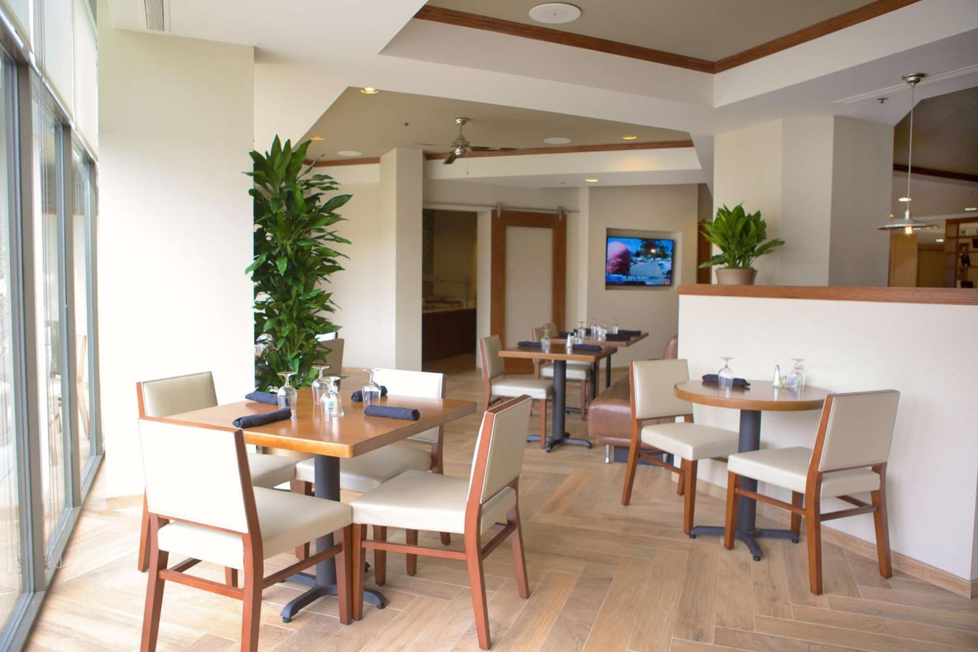 DoubleTree Suites by Hilton Raleigh-Durham gallery photo in Durham, NC — image 16