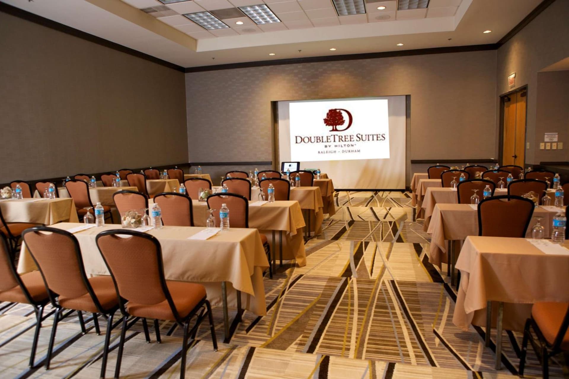 DoubleTree Suites by Hilton Raleigh-Durham gallery photo in Durham, NC — image 9