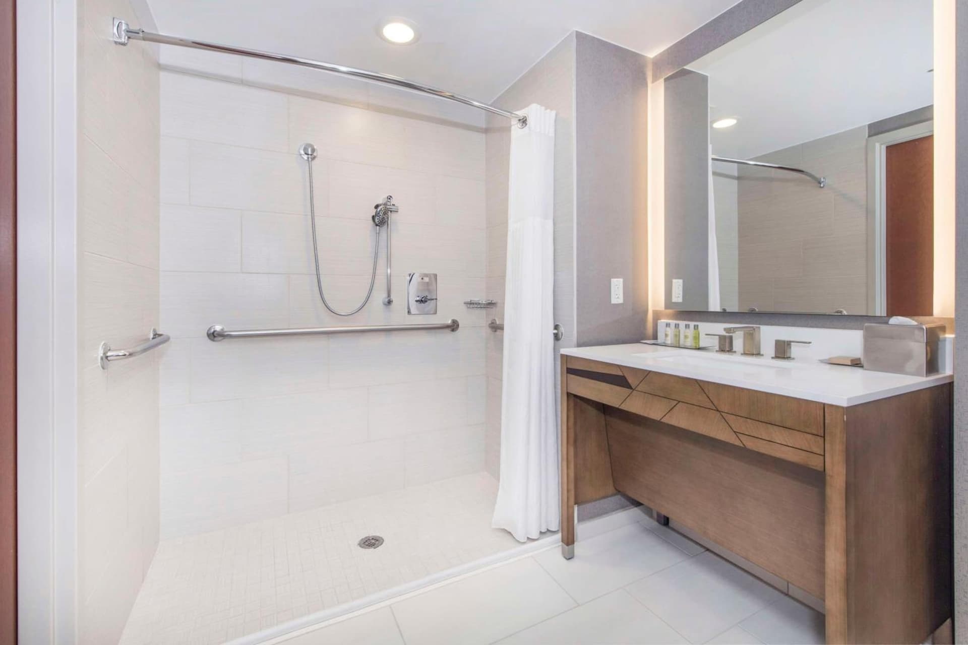DoubleTree by Hilton Raleigh-Cary gallery photo in Cary, NC — image 13