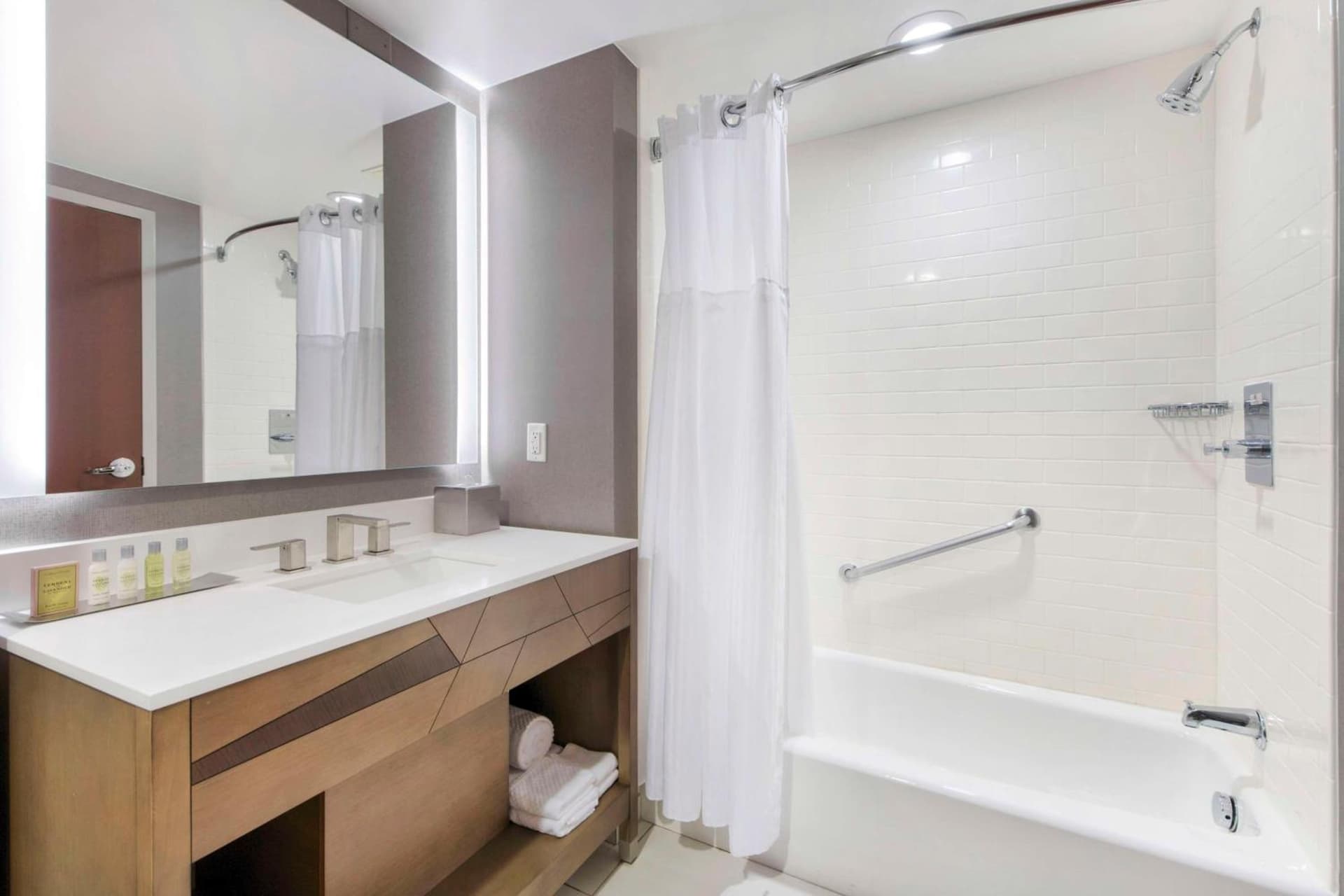 DoubleTree by Hilton Raleigh-Cary gallery photo in Cary, NC — image 27