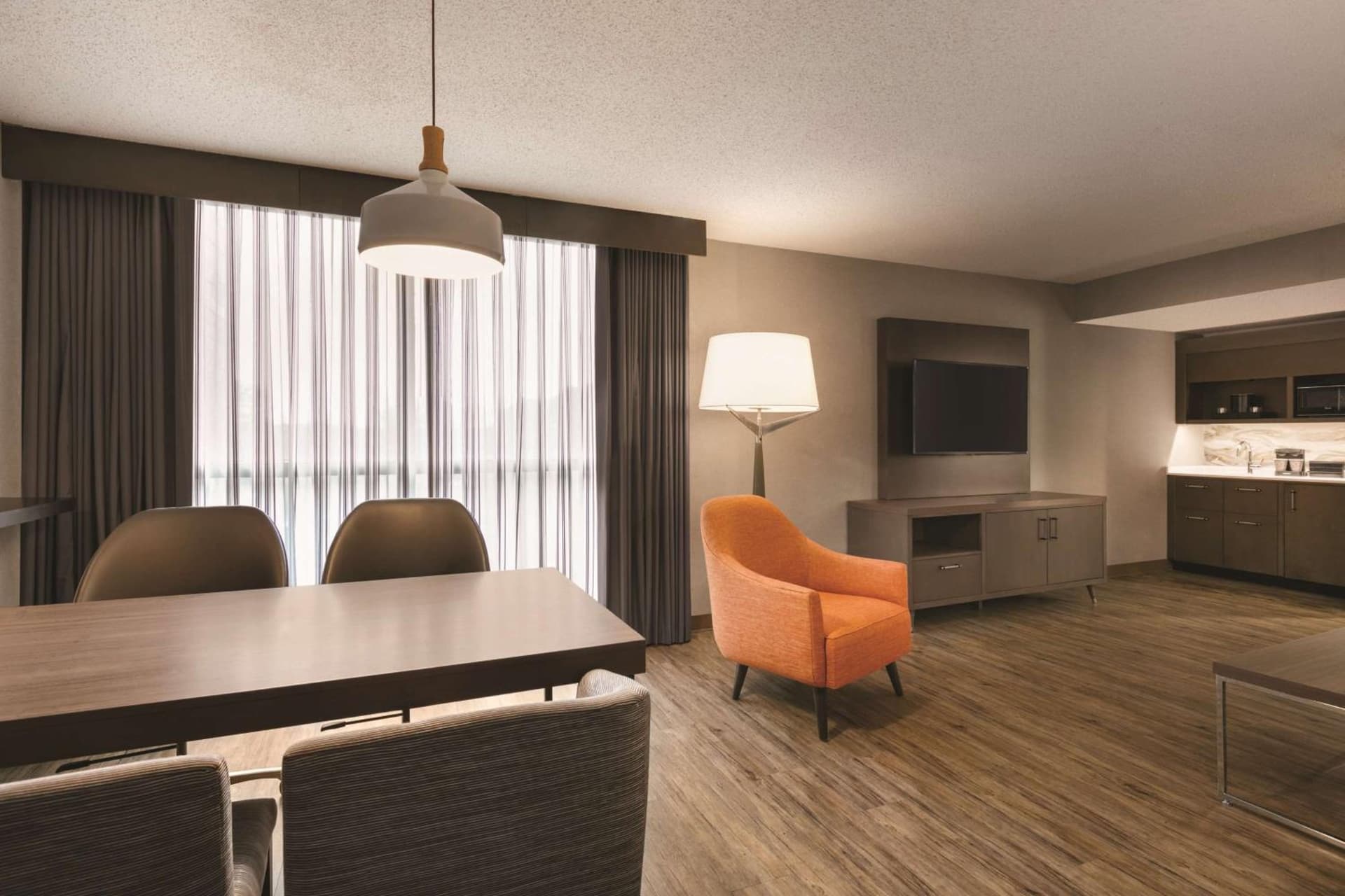 Embassy Suites by Hilton Richmond interior in Richmond, VA — gallery photo 2