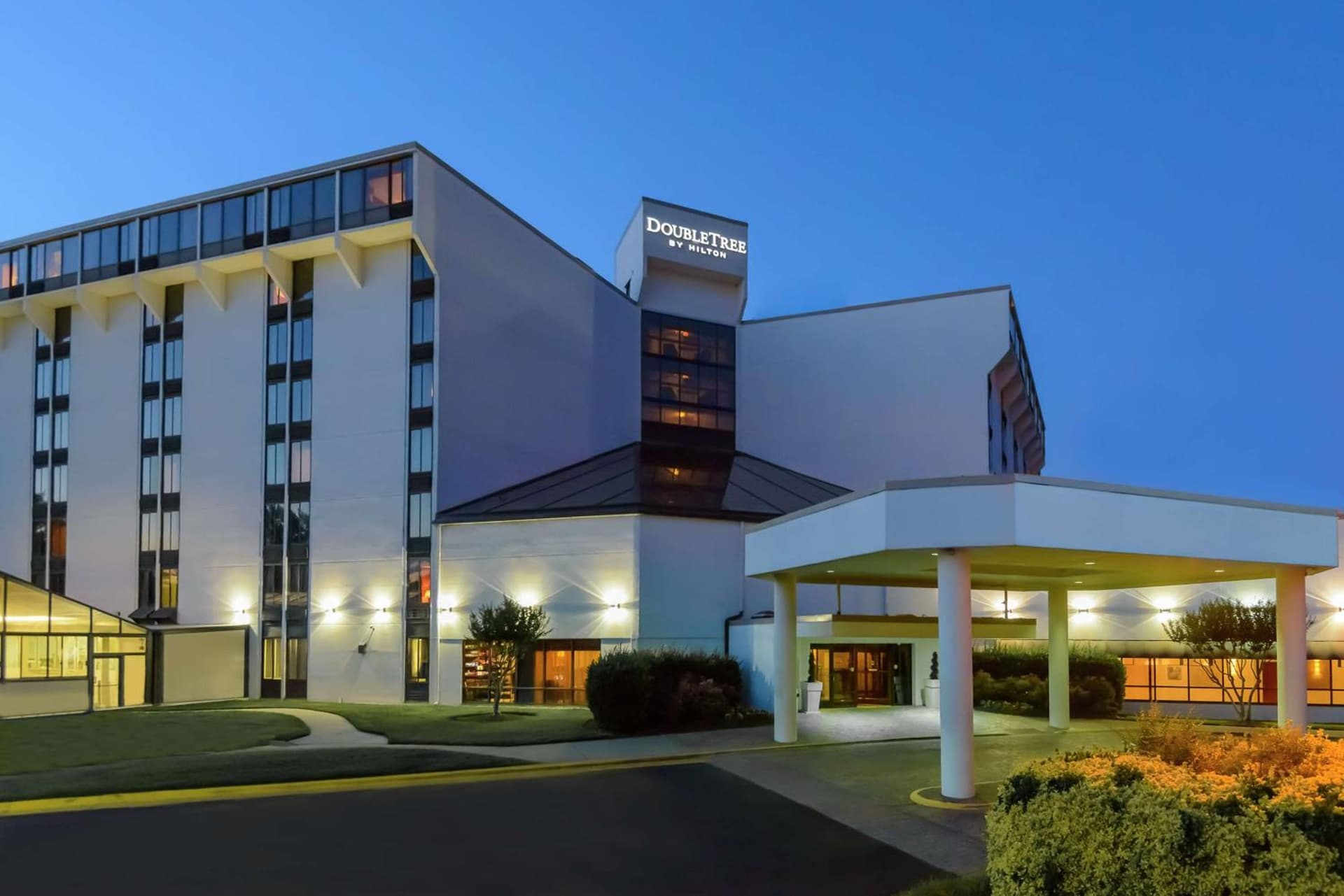 DoubleTree by Hilton Richmond - Midlothian interior in Midlothian, VA — gallery photo 2
