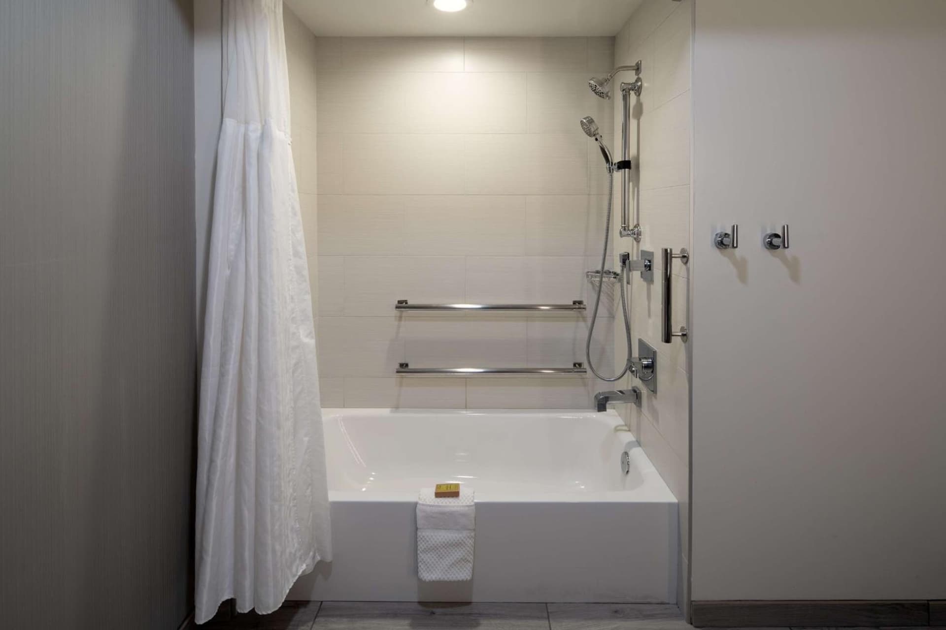 DoubleTree by Hilton Bakersfield gallery photo in Bakersfield, CA — image 20