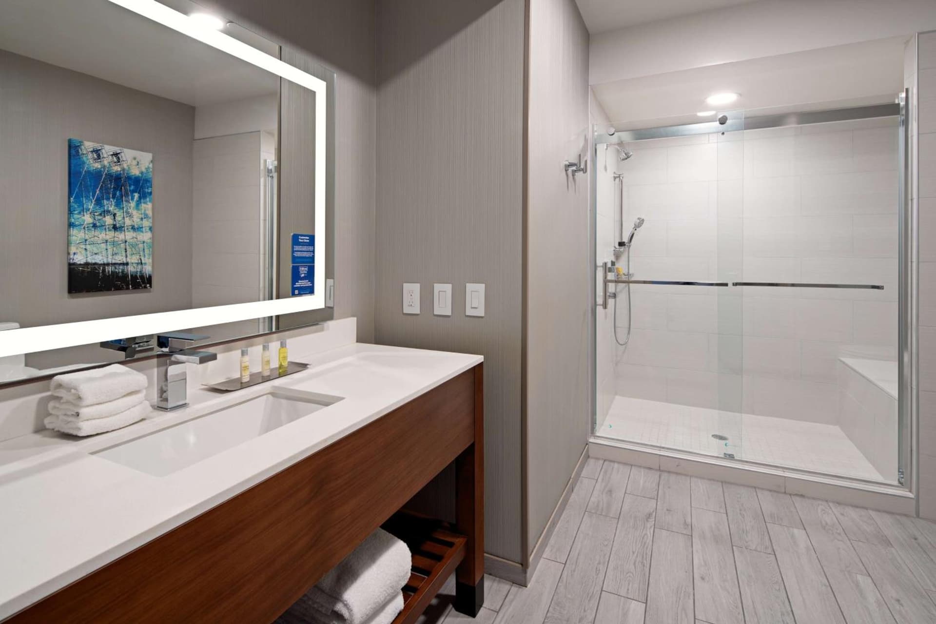 DoubleTree by Hilton Bakersfield property views in Bakersfield, CA — gallery photo 3