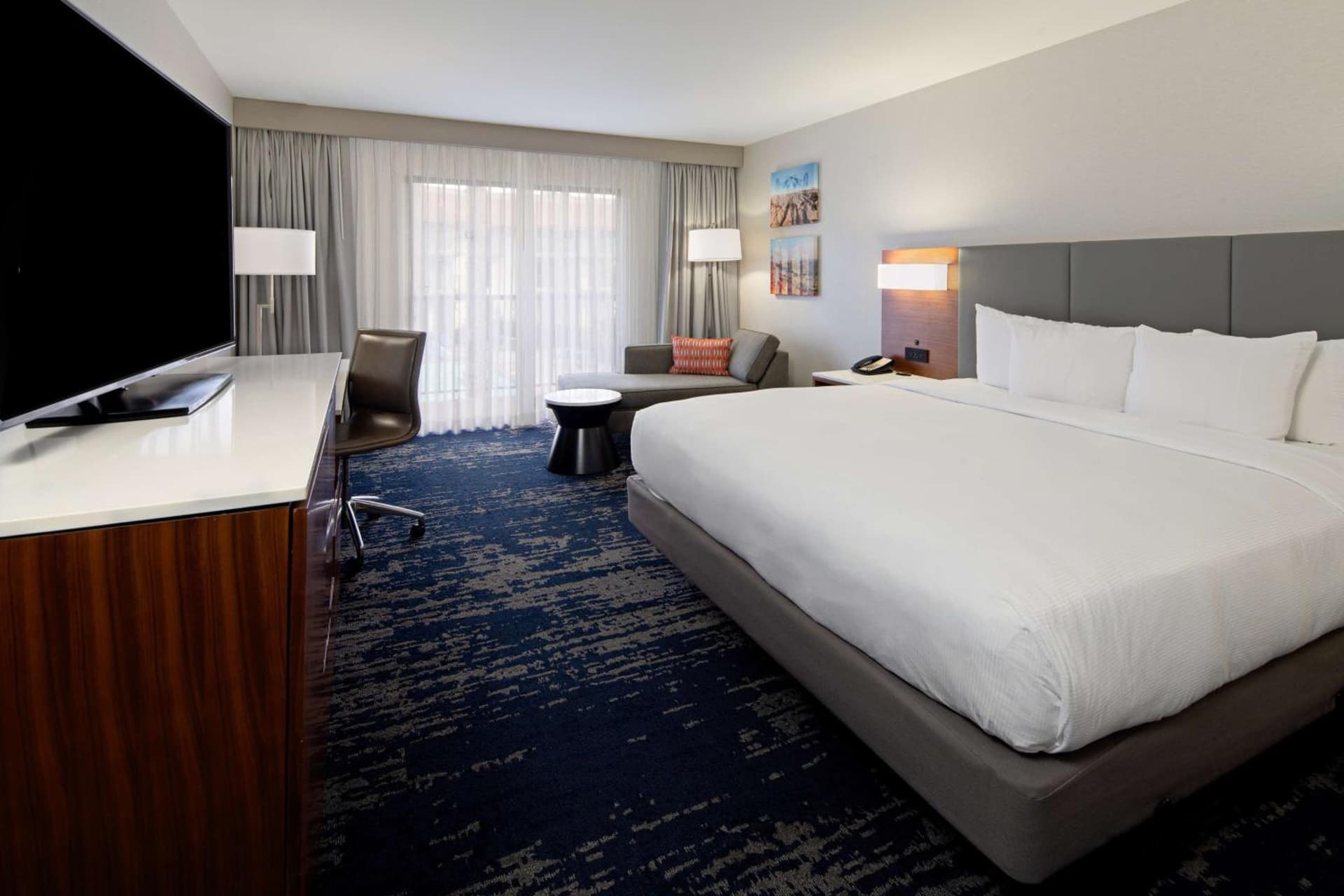 DoubleTree by Hilton Bakersfield gallery photo in Bakersfield, CA — image 8