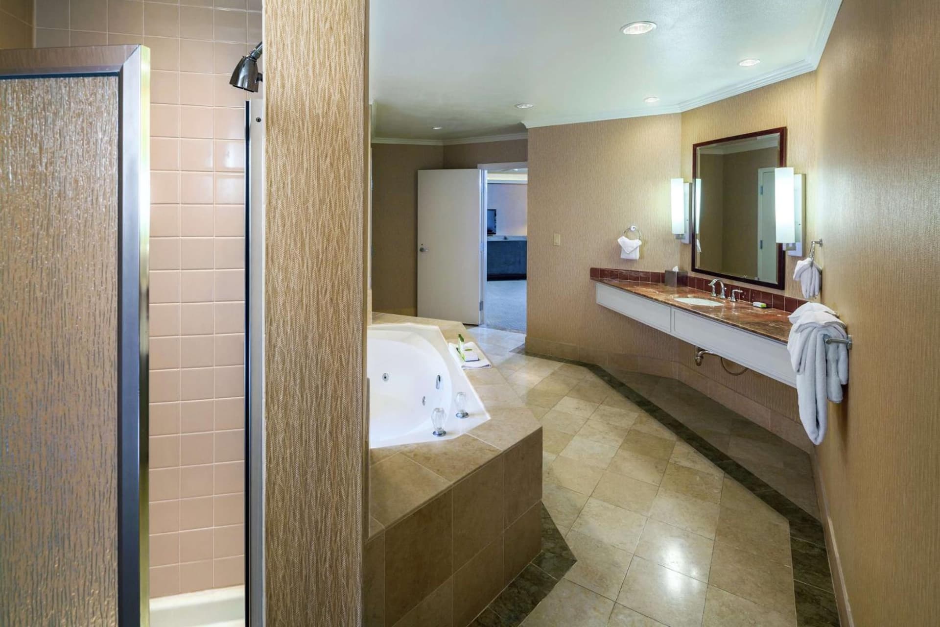 DoubleTree by Hilton Sonoma Wine Country gallery photo in Rohnert Park, CA — image 65