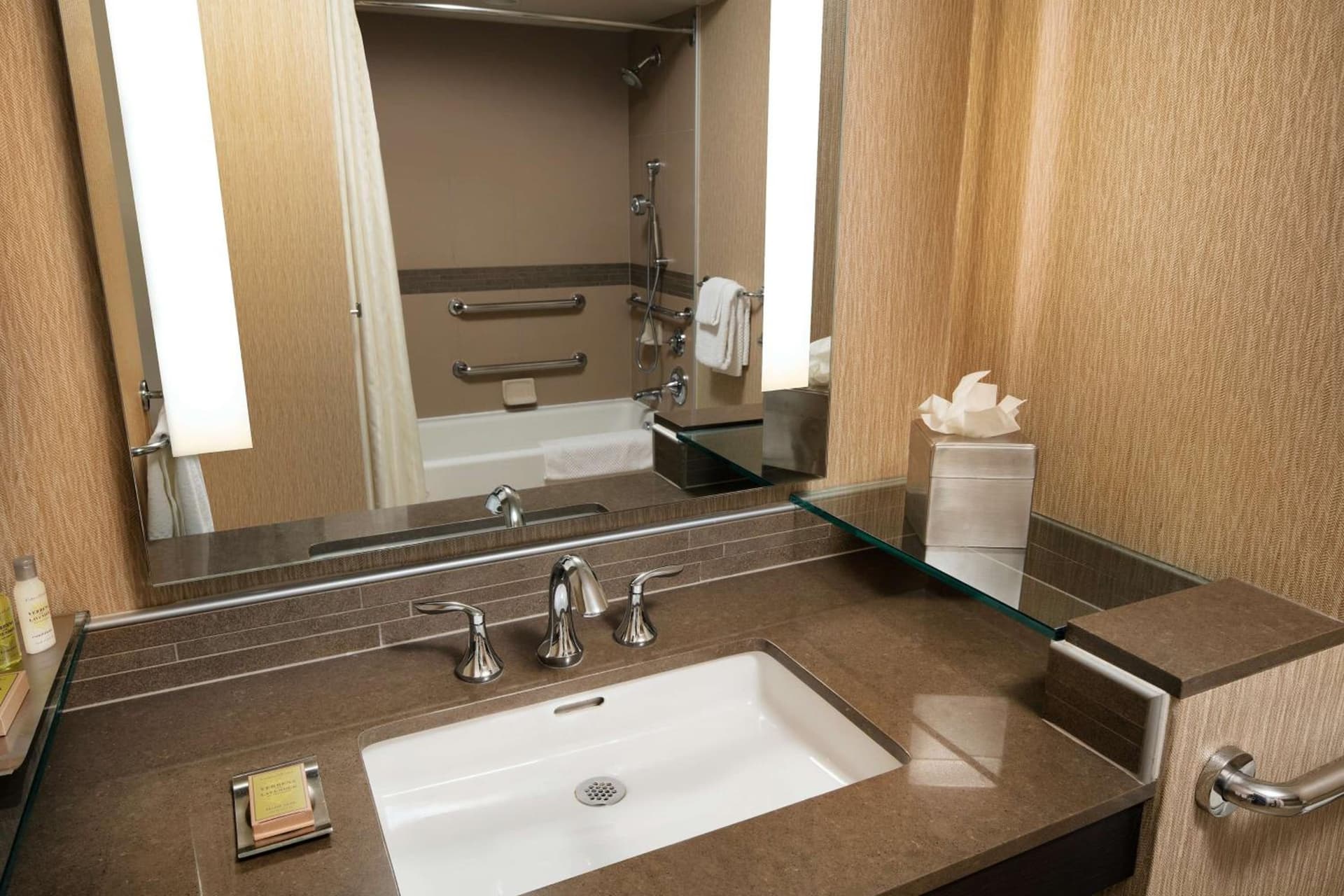 DoubleTree by Hilton Sonoma Wine Country gallery photo in Rohnert Park, CA — image 12