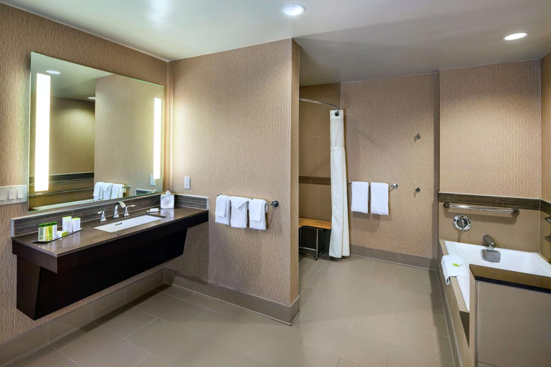 DoubleTree by Hilton Sonoma Wine Country gallery photo in Rohnert Park, CA — image 48