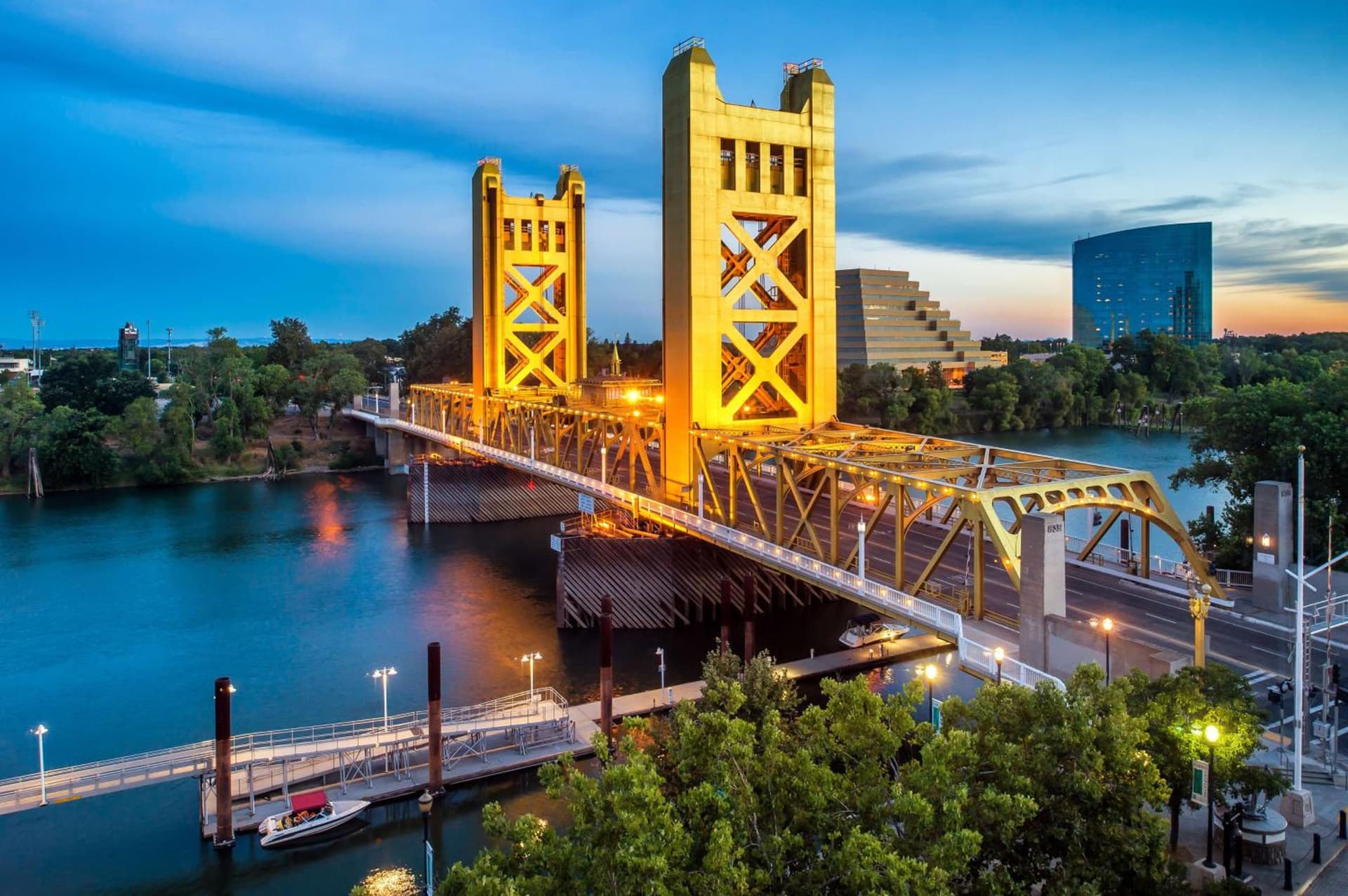 Embassy Suites by Hilton Sacramento Riverfront Promenade property views in Sacramento, CA — gallery photo 3