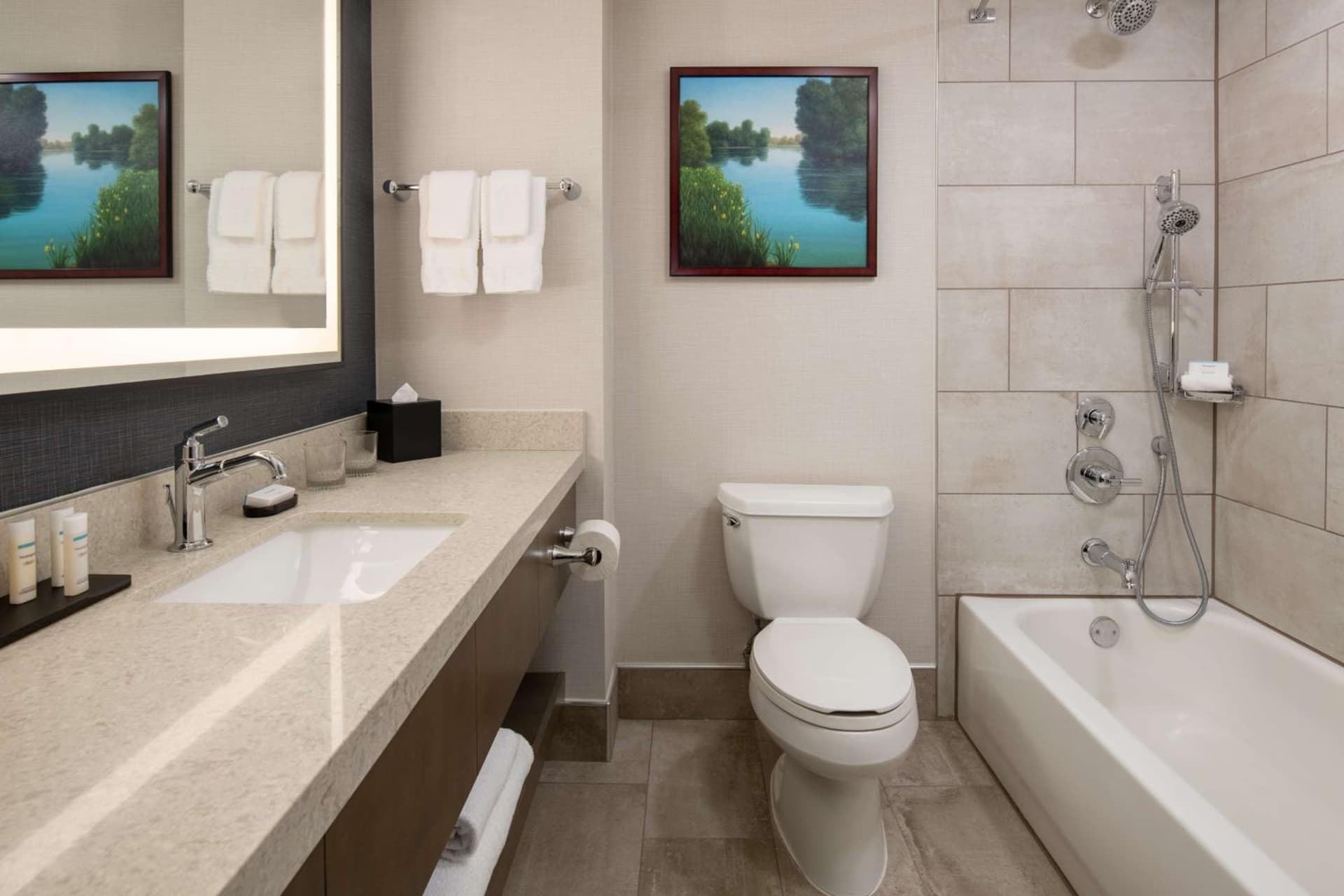 Embassy Suites by Hilton Sacramento Riverfront Promenade gallery photo in Sacramento, CA — image 8