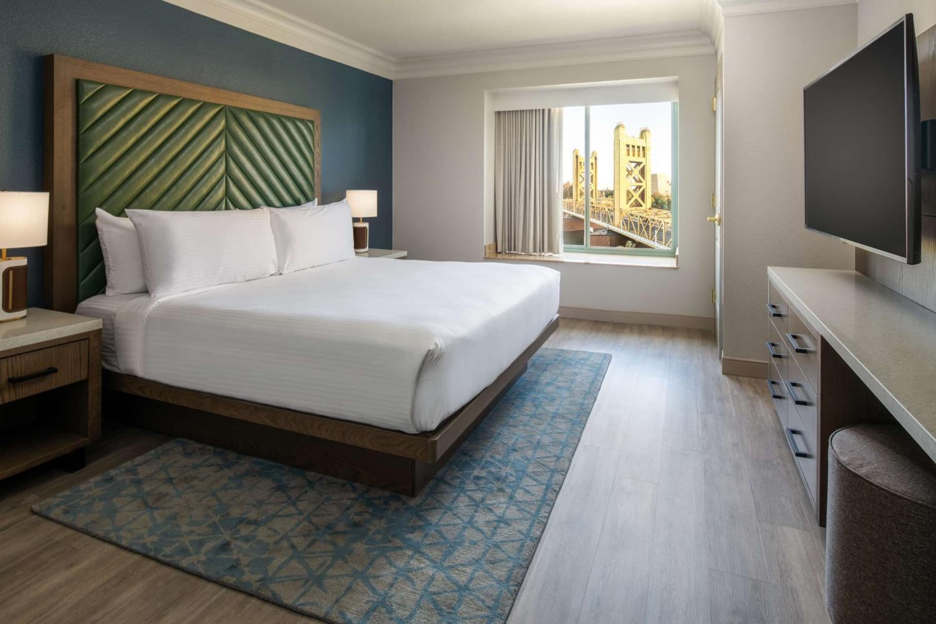 Embassy Suites by Hilton Sacramento Riverfront Promenade property views in Sacramento, CA — gallery photo 3