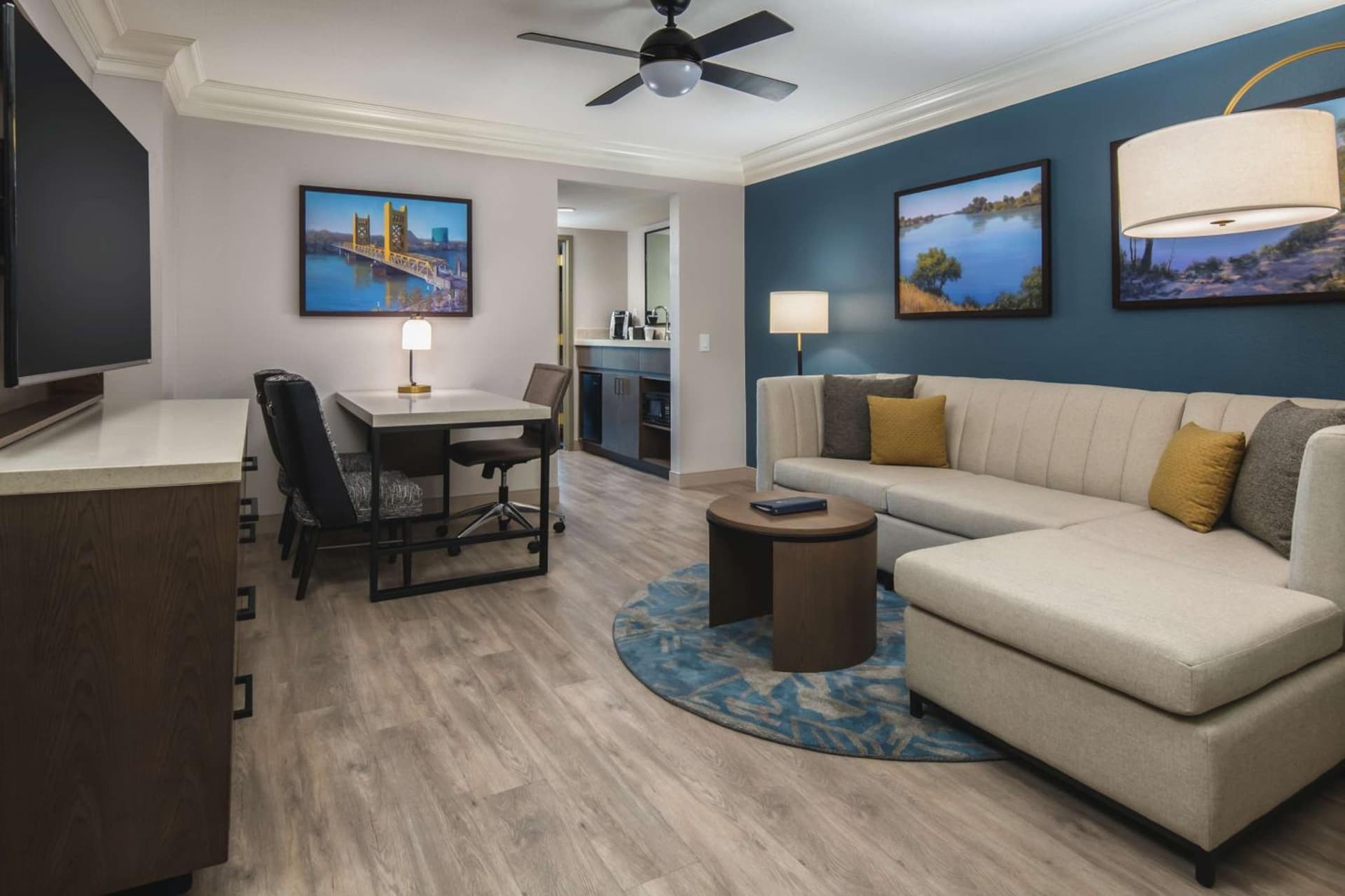 Embassy Suites by Hilton Sacramento Riverfront Promenade gallery photo in Sacramento, CA — image 16