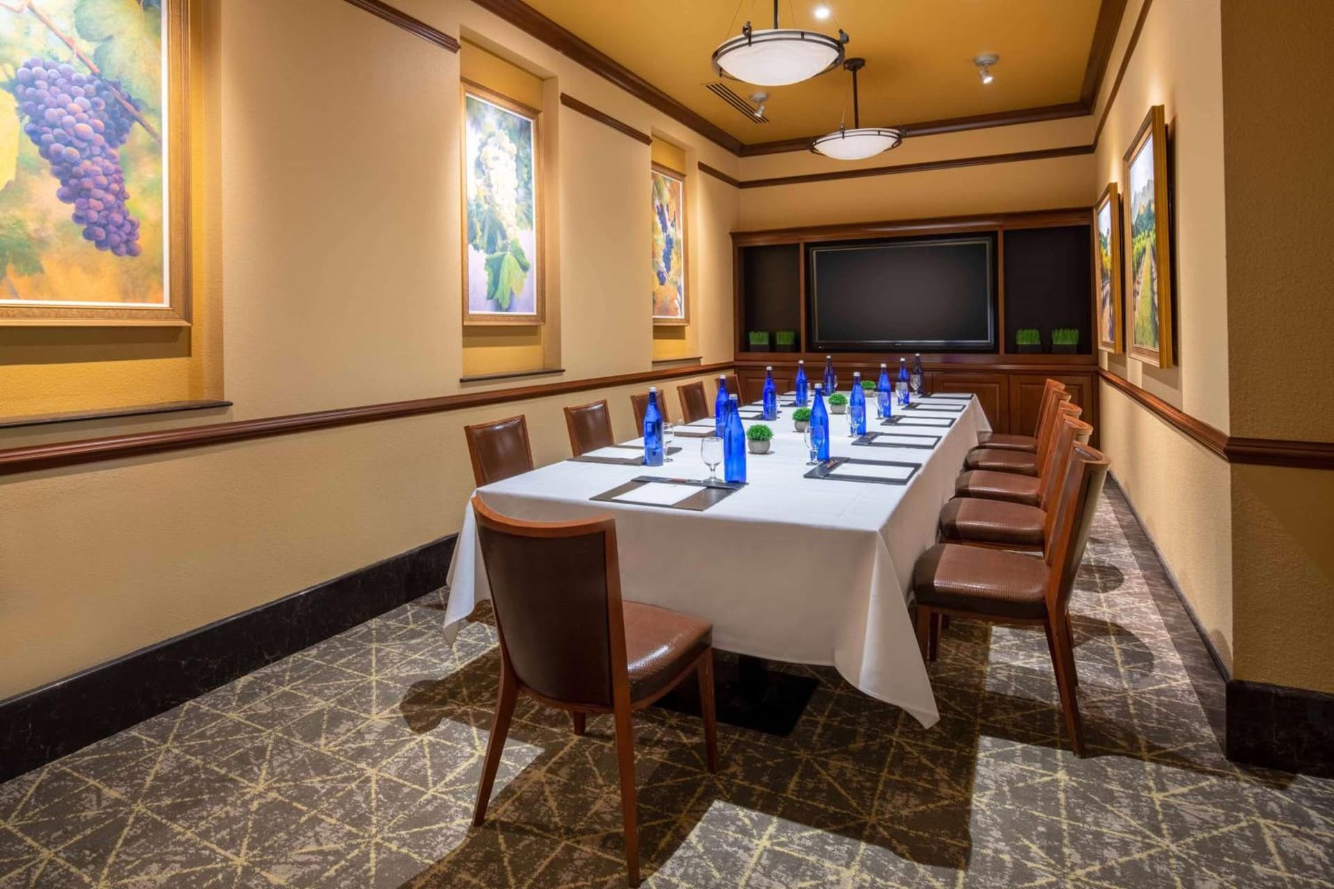 Embassy Suites by Hilton Sacramento Riverfront Promenade gallery photo in Sacramento, CA — image 26
