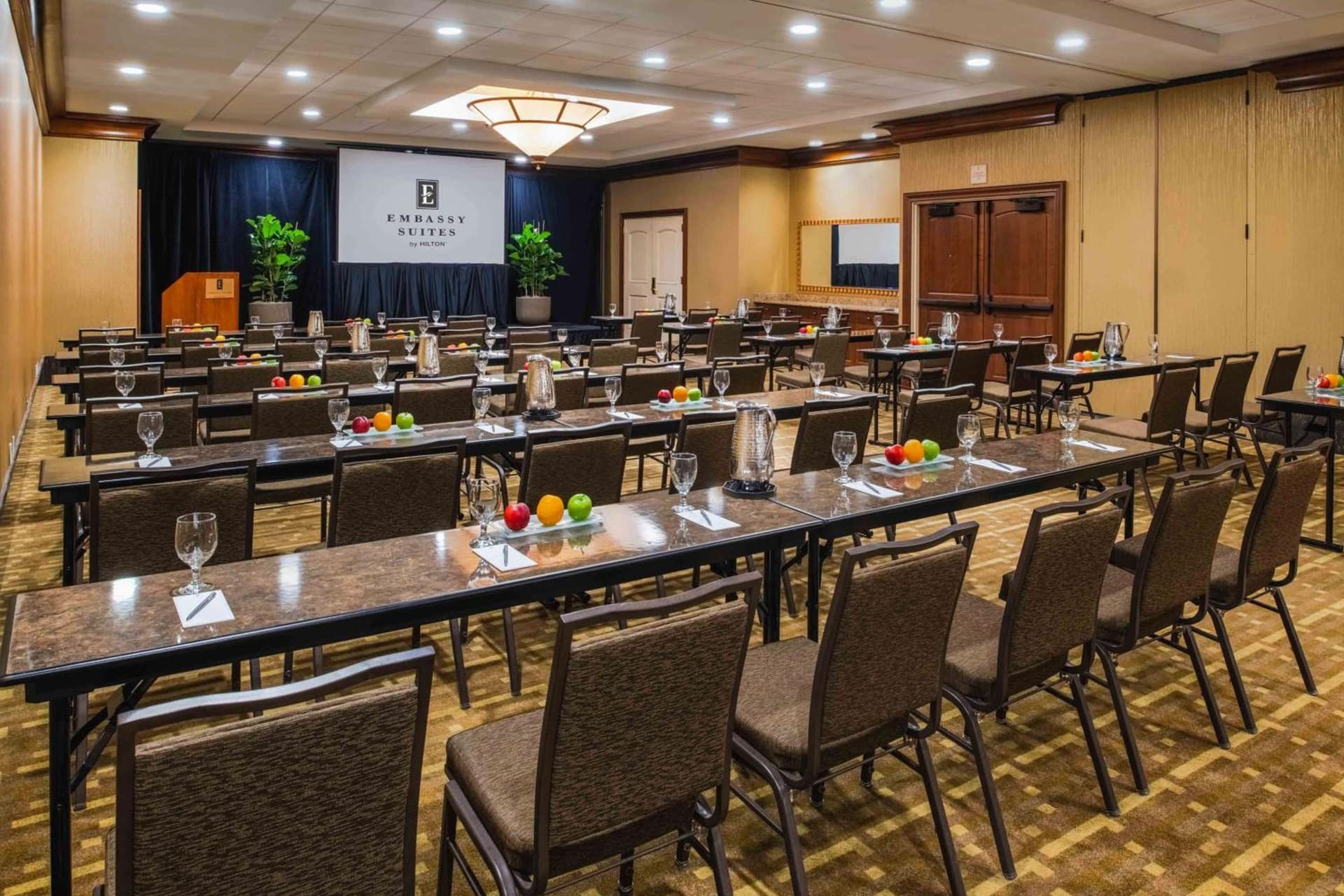 Embassy Suites by Hilton Sacramento Riverfront Promenade gallery photo in Sacramento, CA — image 104