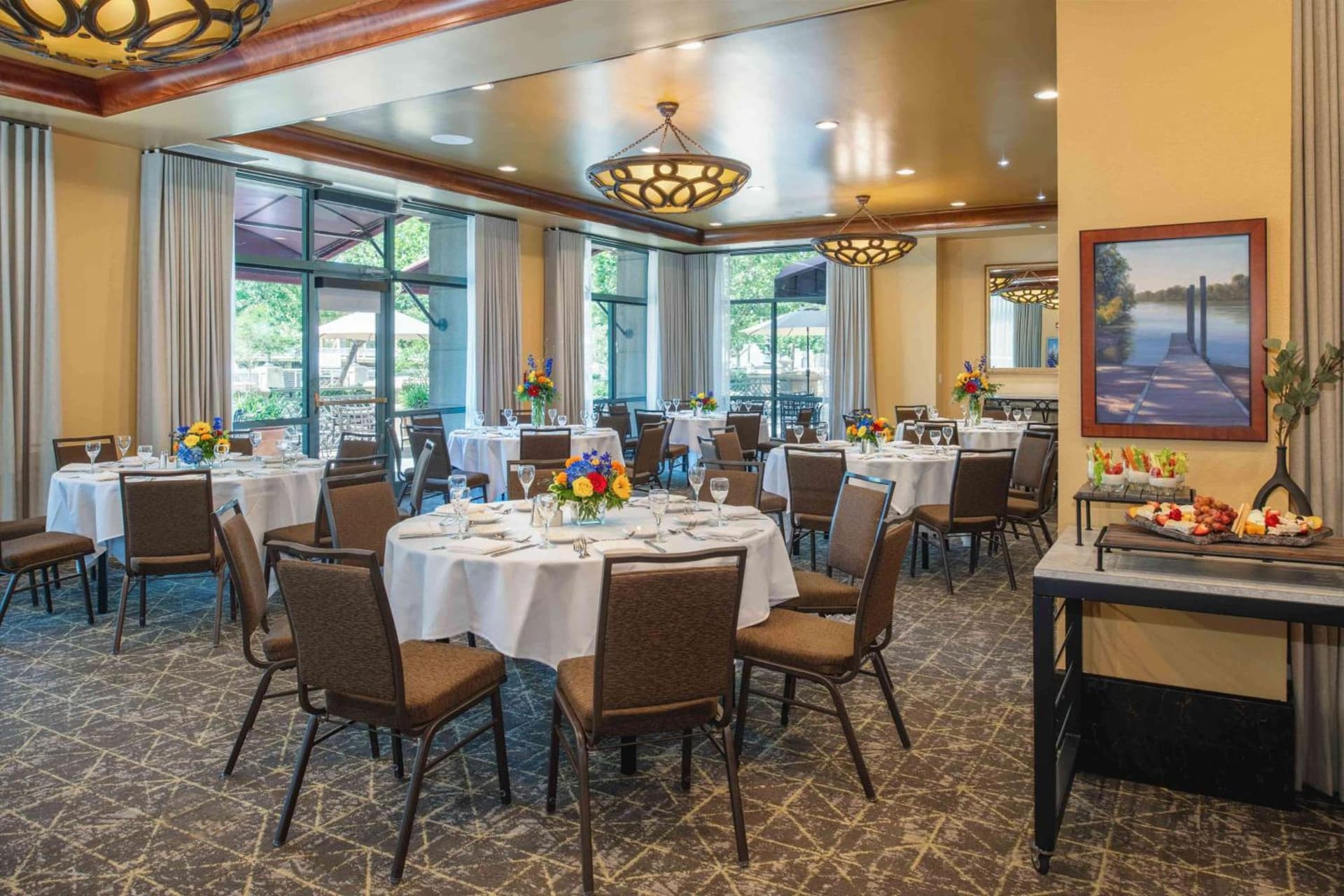 Embassy Suites by Hilton Sacramento Riverfront Promenade gallery photo in Sacramento, CA — image 6
