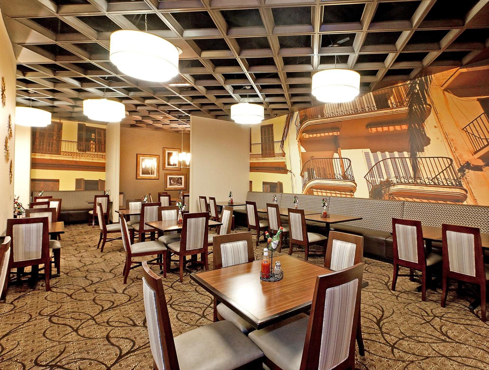 Embassy Suites Savannah Airport gallery photo in Savannah, GA — image 37