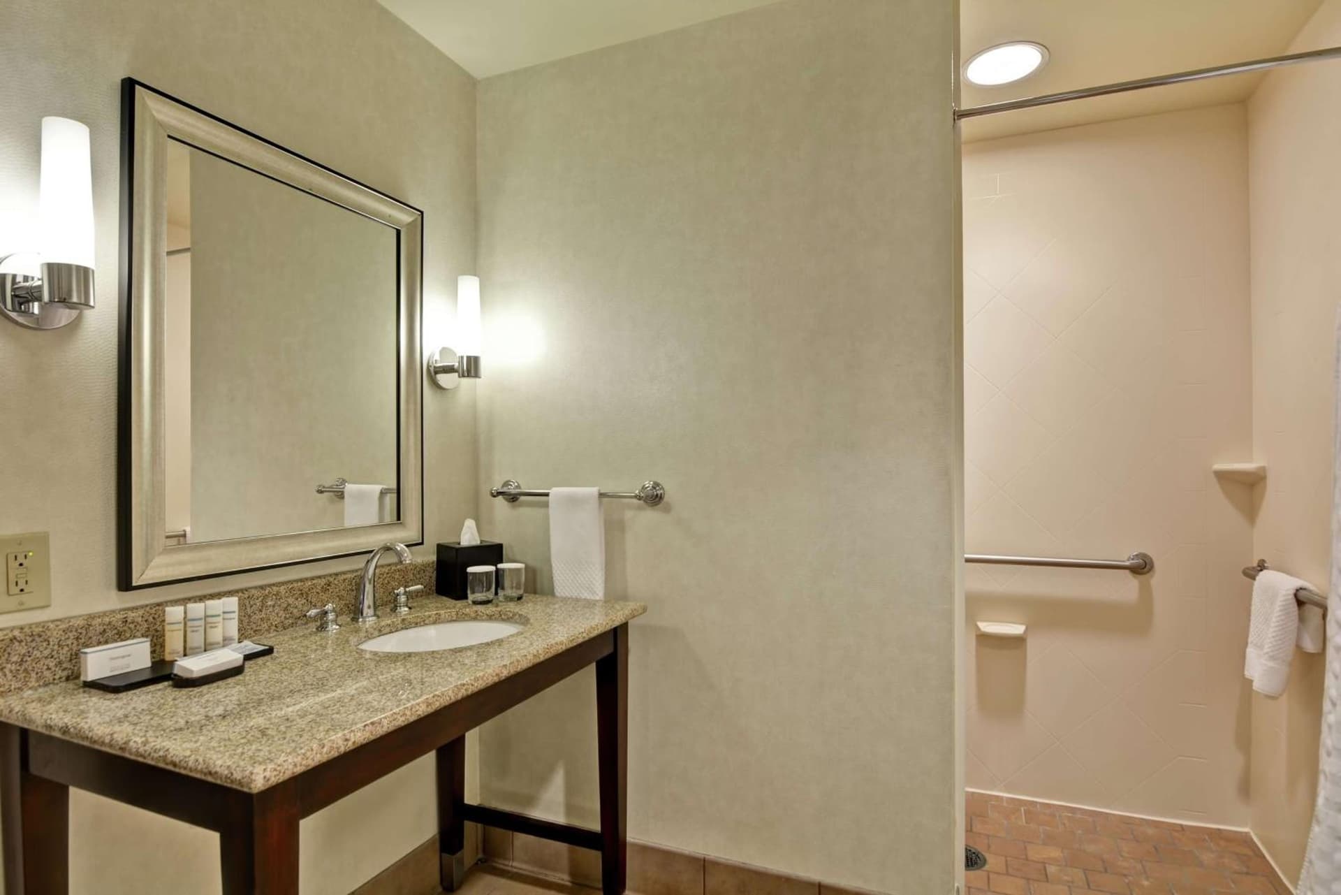 Embassy Suites Savannah Airport gallery photo in Savannah, GA — image 33