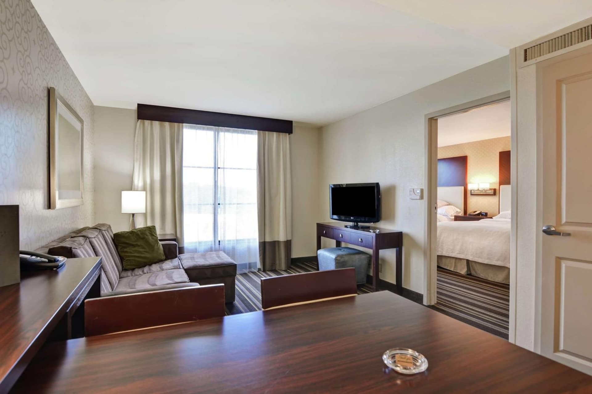 Embassy Suites Savannah Airport gallery photo in Savannah, GA — image 57