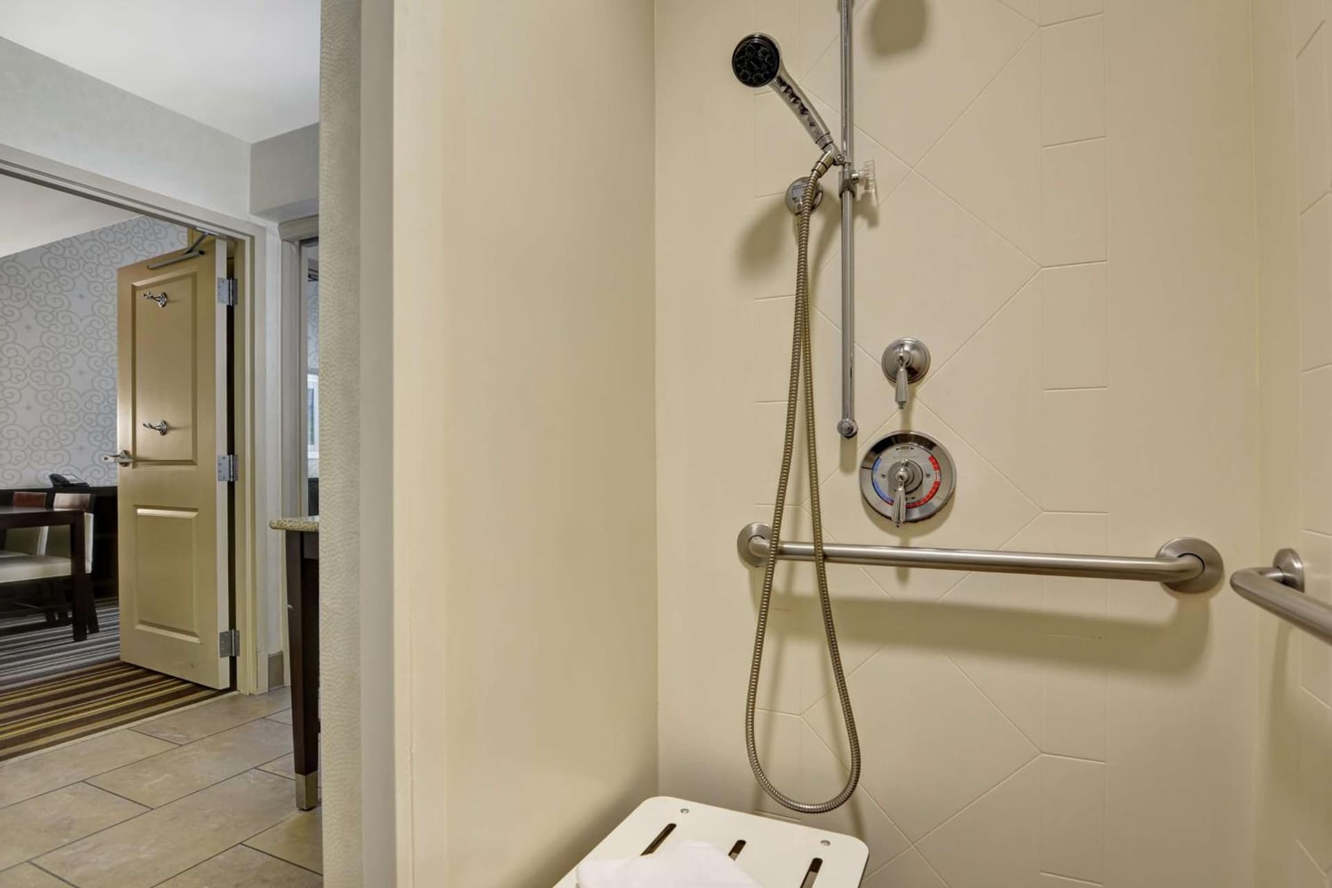 Embassy Suites Savannah Airport gallery photo in Savannah, GA — image 58