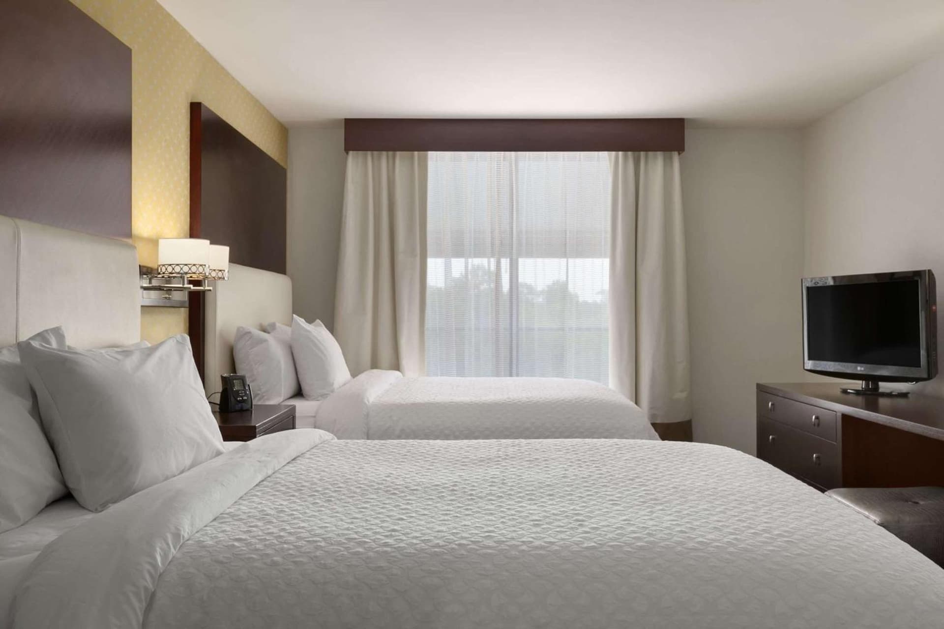 Embassy Suites Savannah Airport gallery photo in Savannah, GA — image 30
