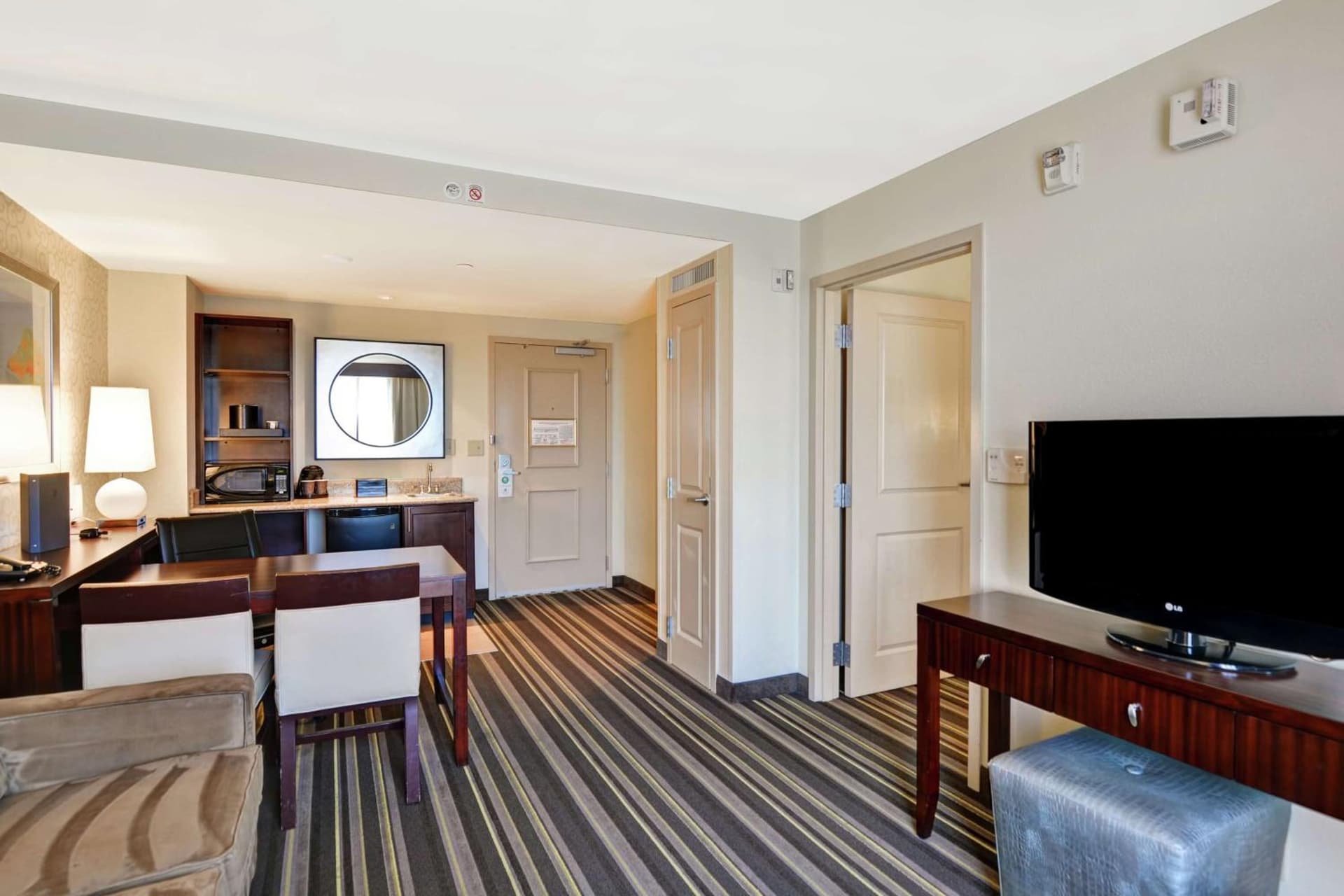Embassy Suites Savannah Airport gallery photo in Savannah, GA — image 8