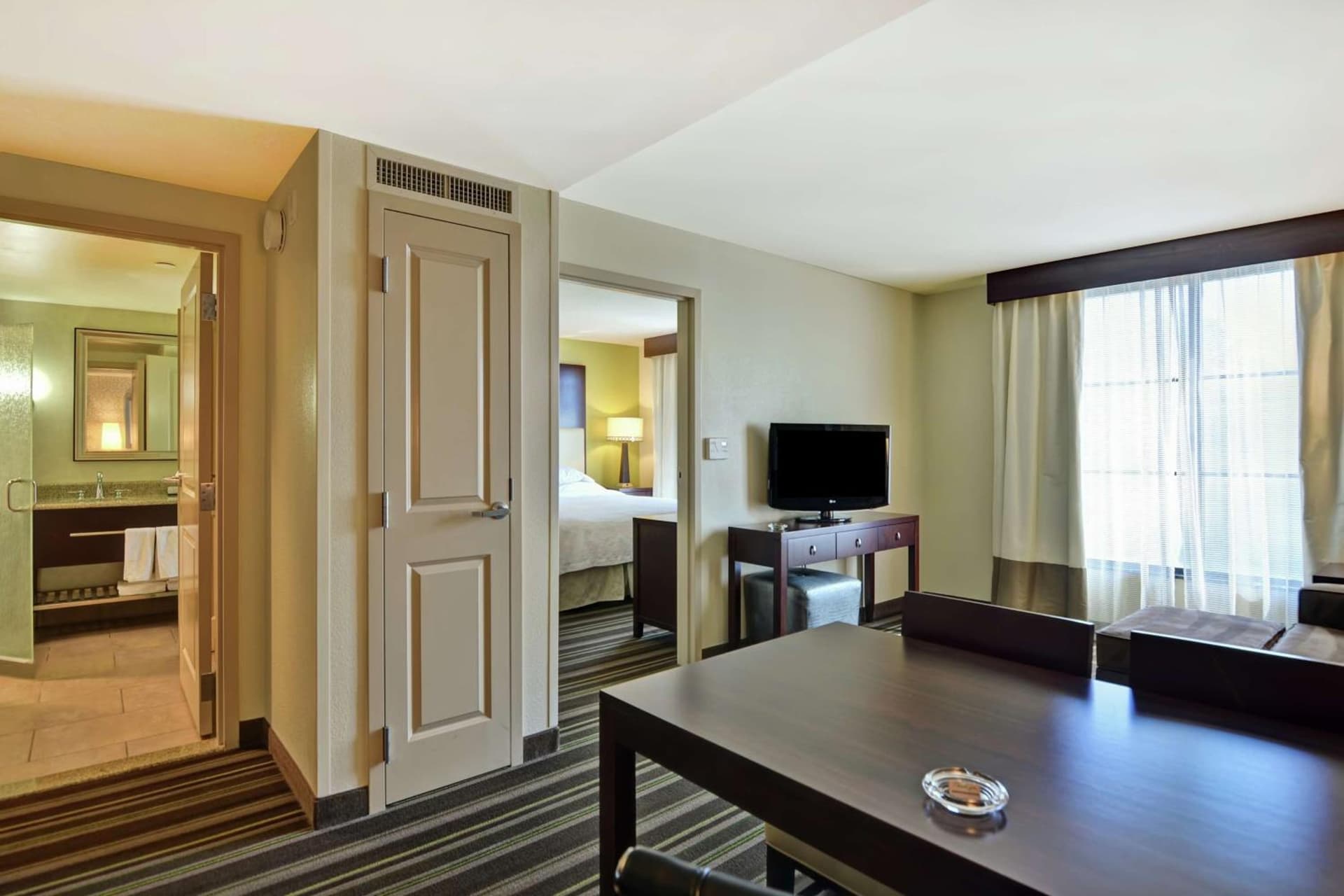 Embassy Suites Savannah Airport gallery photo in Savannah, GA — image 10